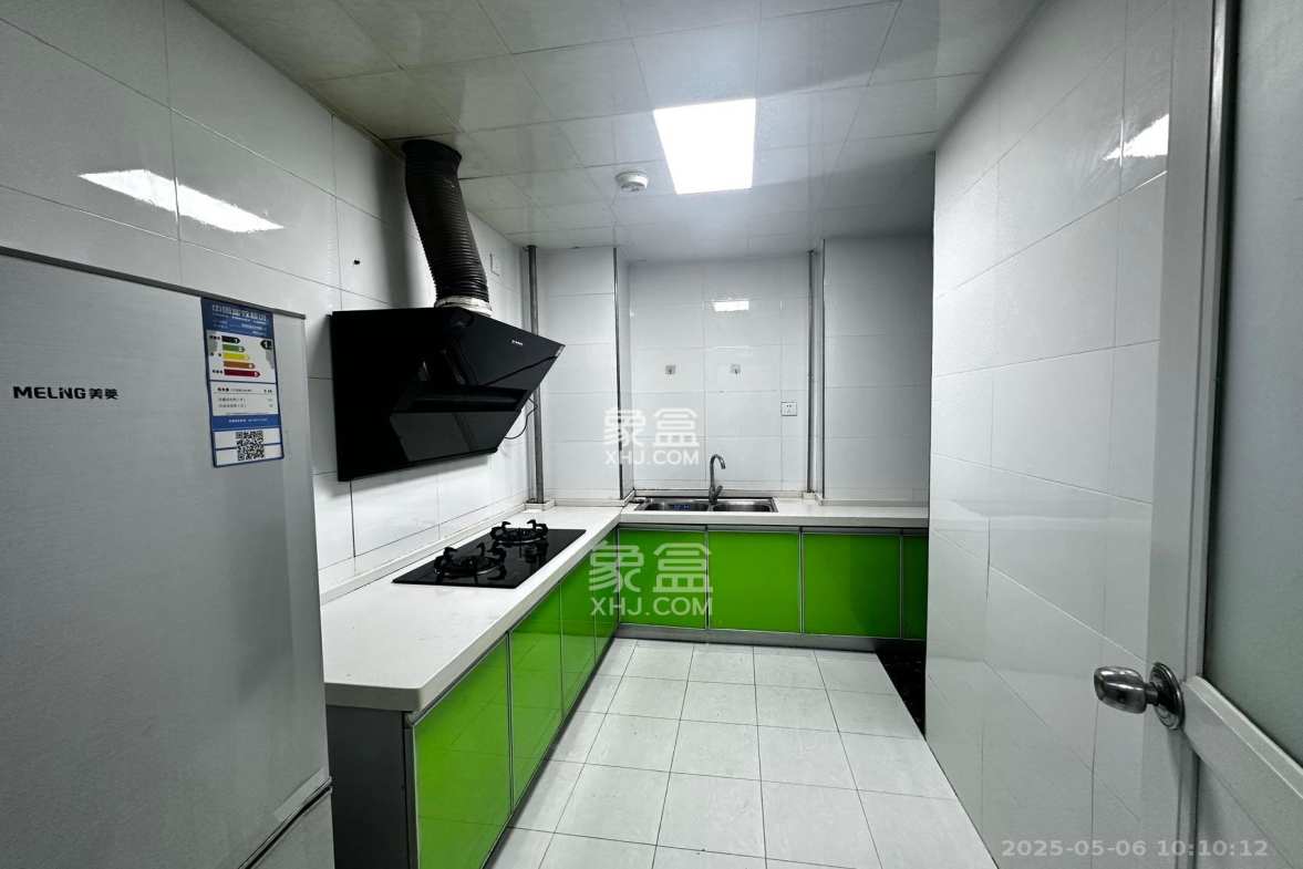 第六都(陆都小区) 3室2厅1卫 3300.0元/月 第六都(陆都小区) 3室2厅1卫 3300.0元/月室内图