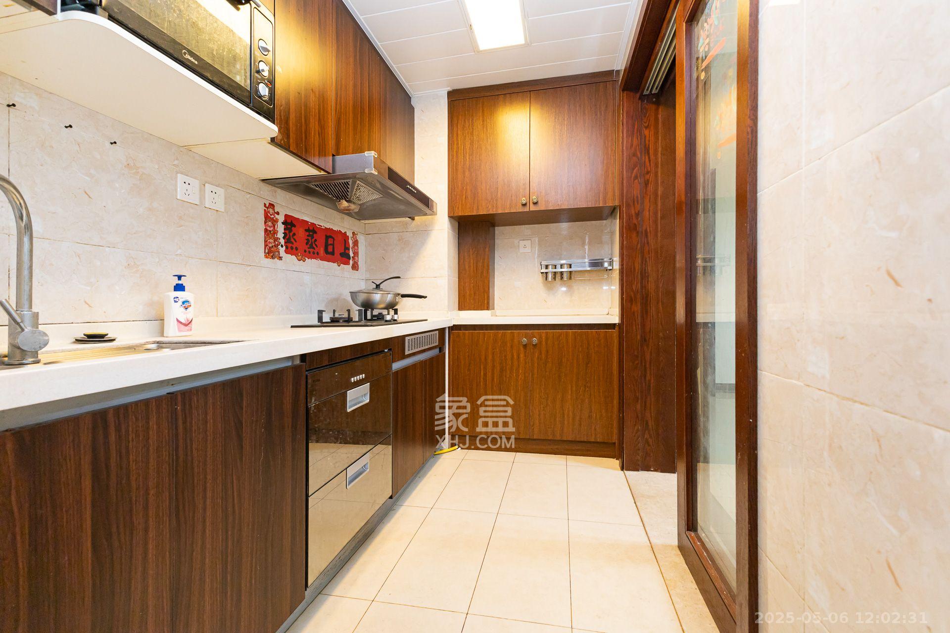 时代倾城二期  4室2厅2卫   2300.00元/月室内图