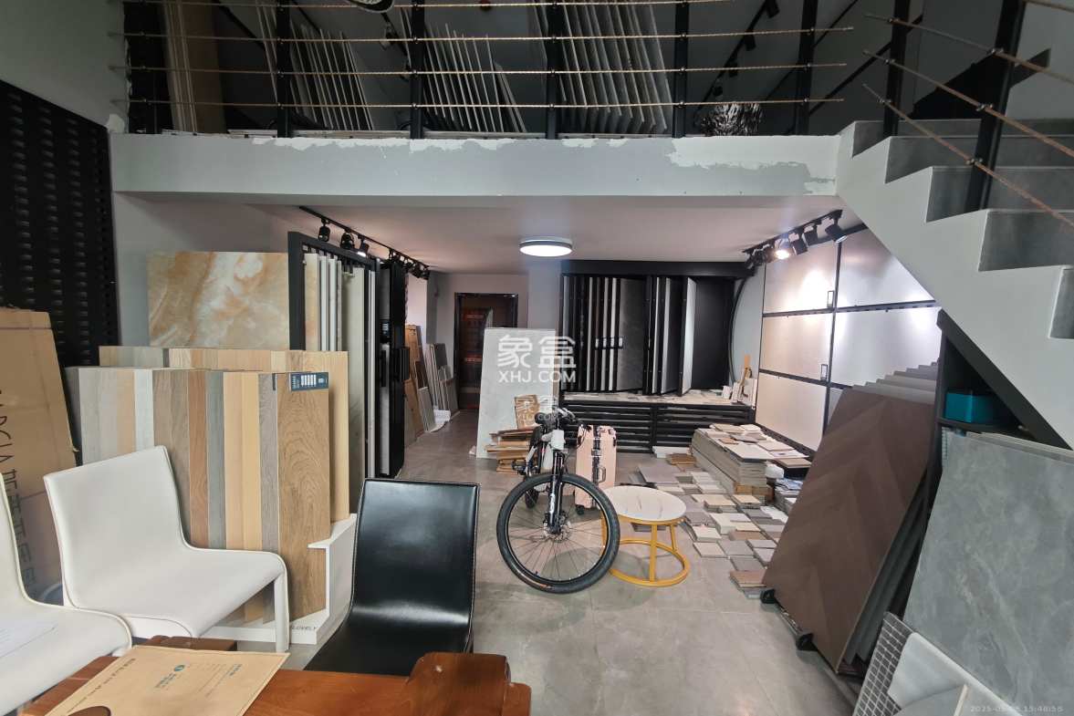 东盈商业广场(华泉城市广场) 1室0厅0卫 3500.0元/月 东盈商业广场(华泉城市广场) 1室0厅0卫 3500.0元/月室内图