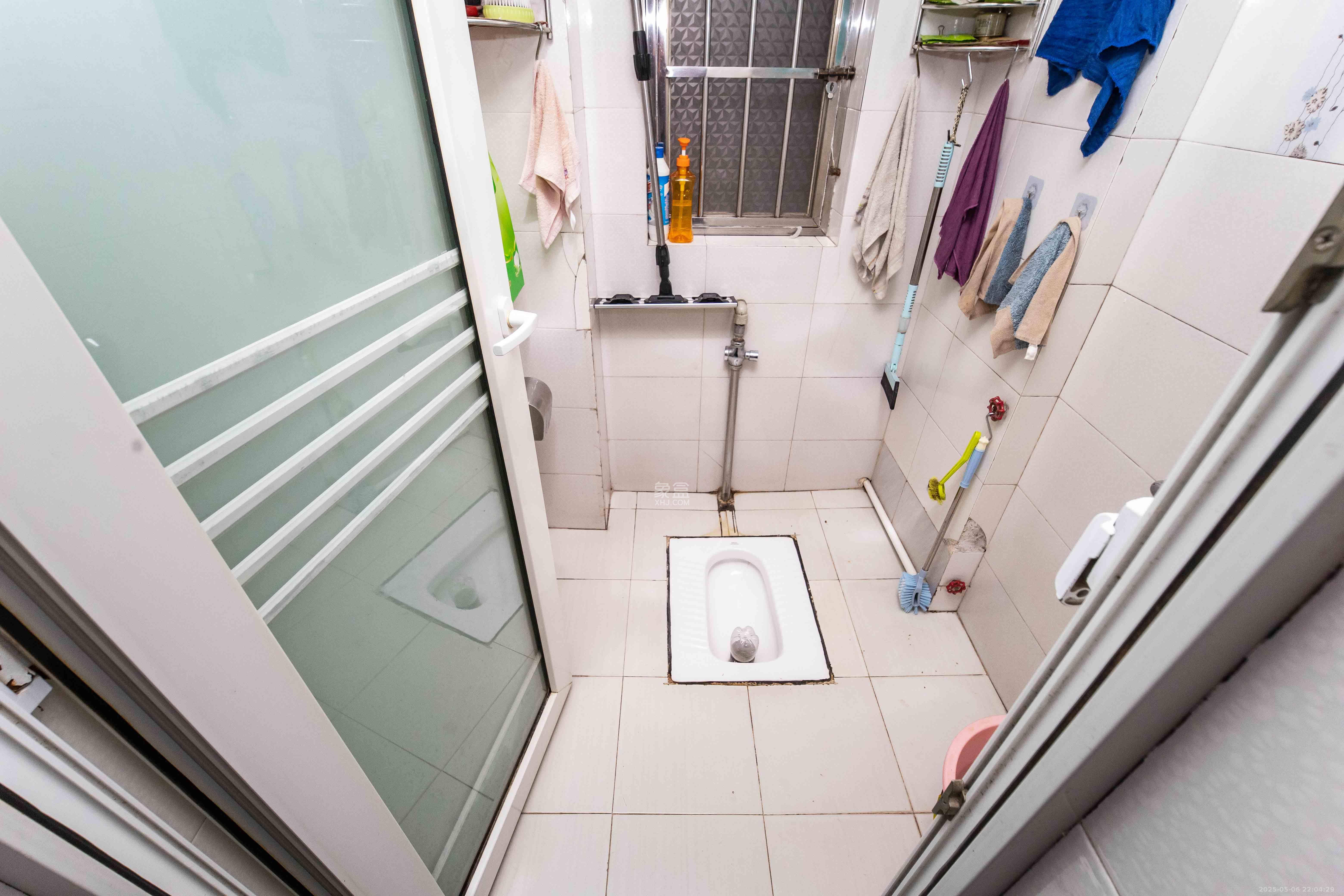 芙蓉苑 4室2厅1卫 98.0万 芙蓉苑 4室2厅1卫 98.0万卫生间