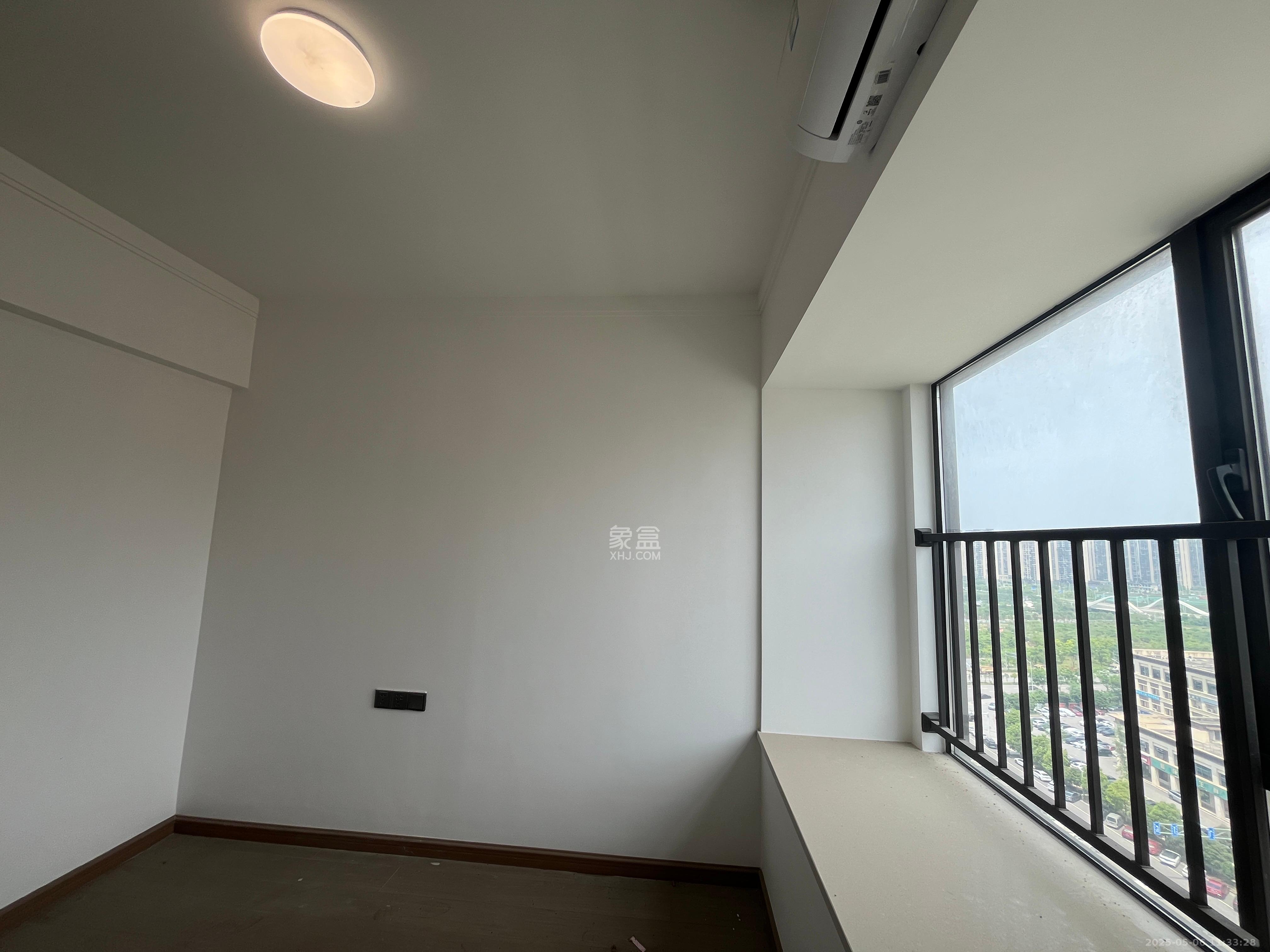 招商华发依云曦城  4室2厅2卫   2500.00元/月室内图