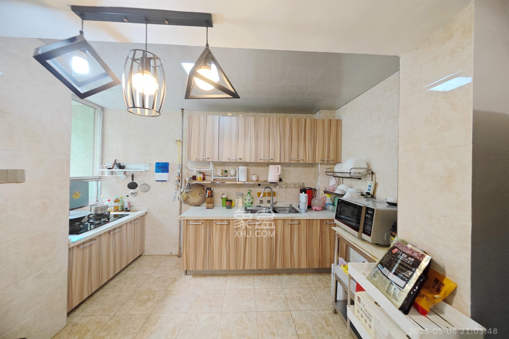 恒达时代花园 2室2厅1卫 58.0万 恒达时代花园 2室2厅1卫 58.0万厨房