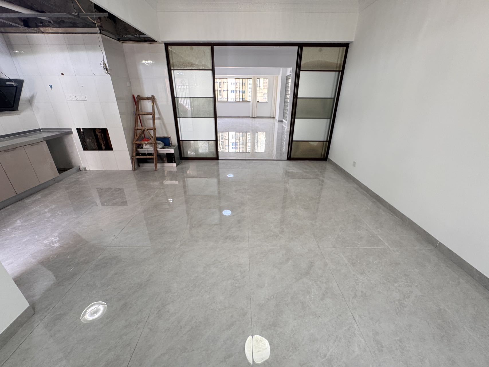 德派斯大厦 5室2厅2卫 10000.0元/月 德派斯大厦 5室2厅2卫 10000.0元/月室内图