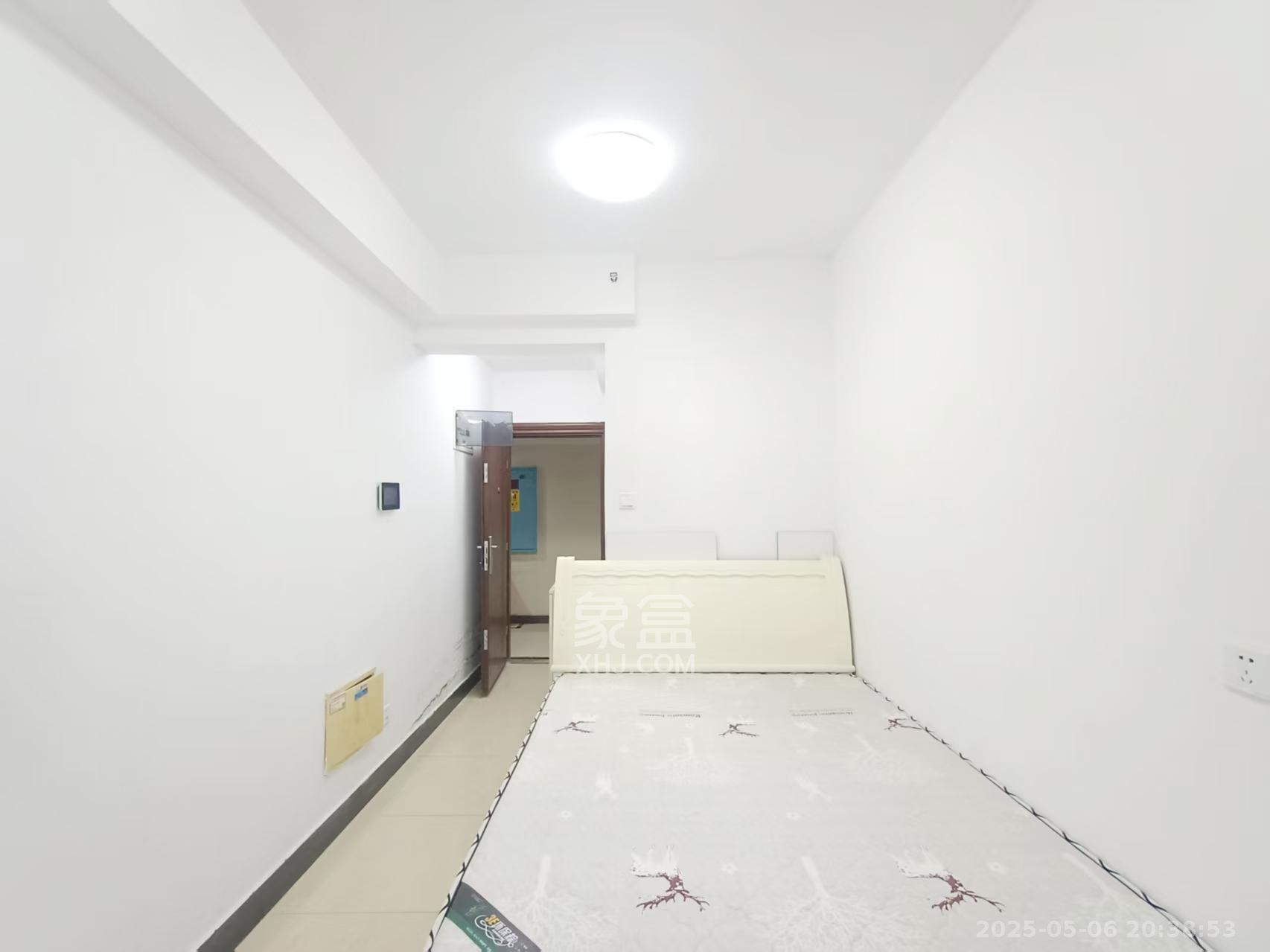 保利麓谷林语I区  1室1厅1卫   1100.00元/月室内图