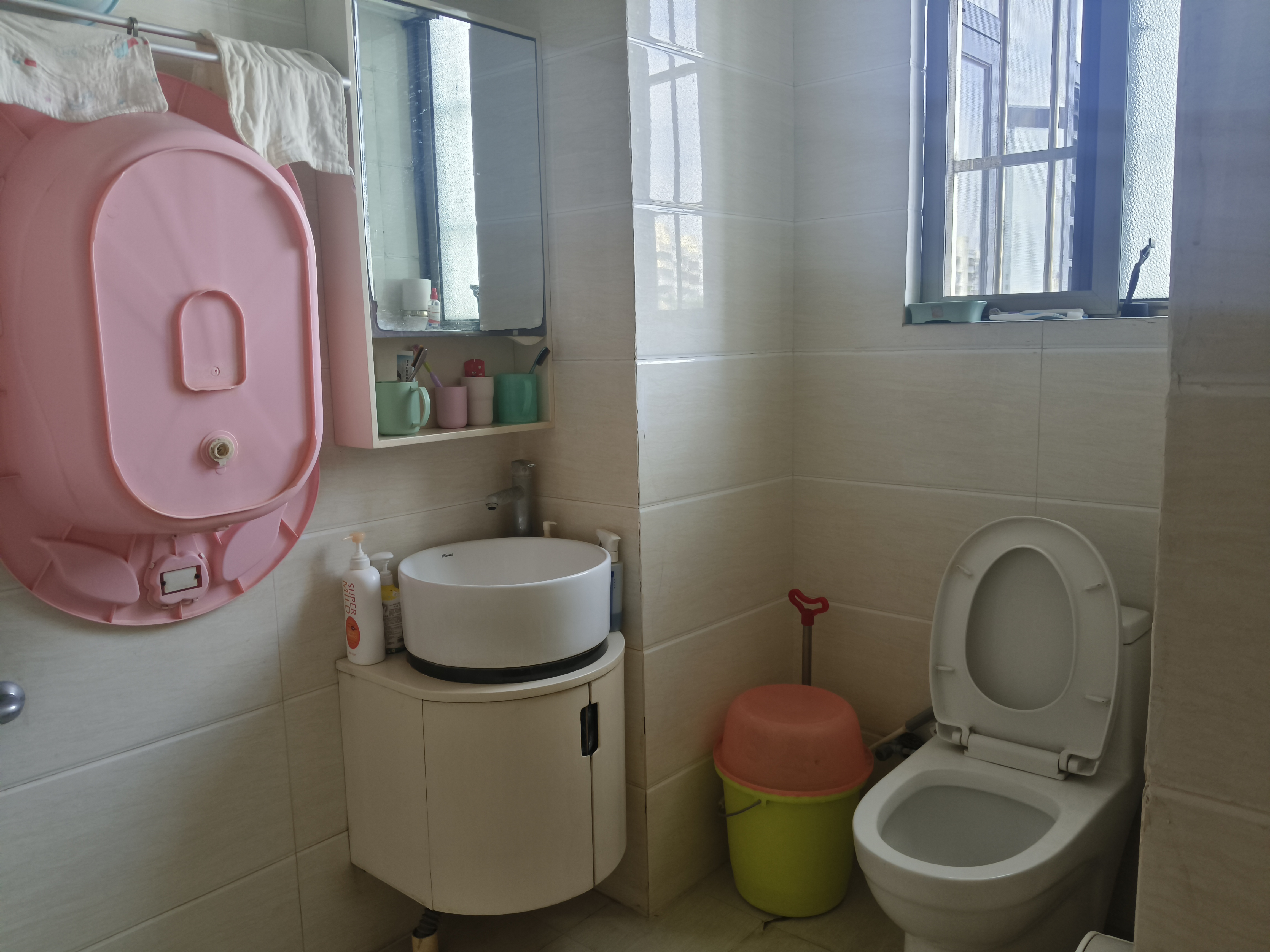 泉海好家园 3室2厅2卫 3600.0元/月 泉海好家园 3室2厅2卫 3600.0元/月室内图