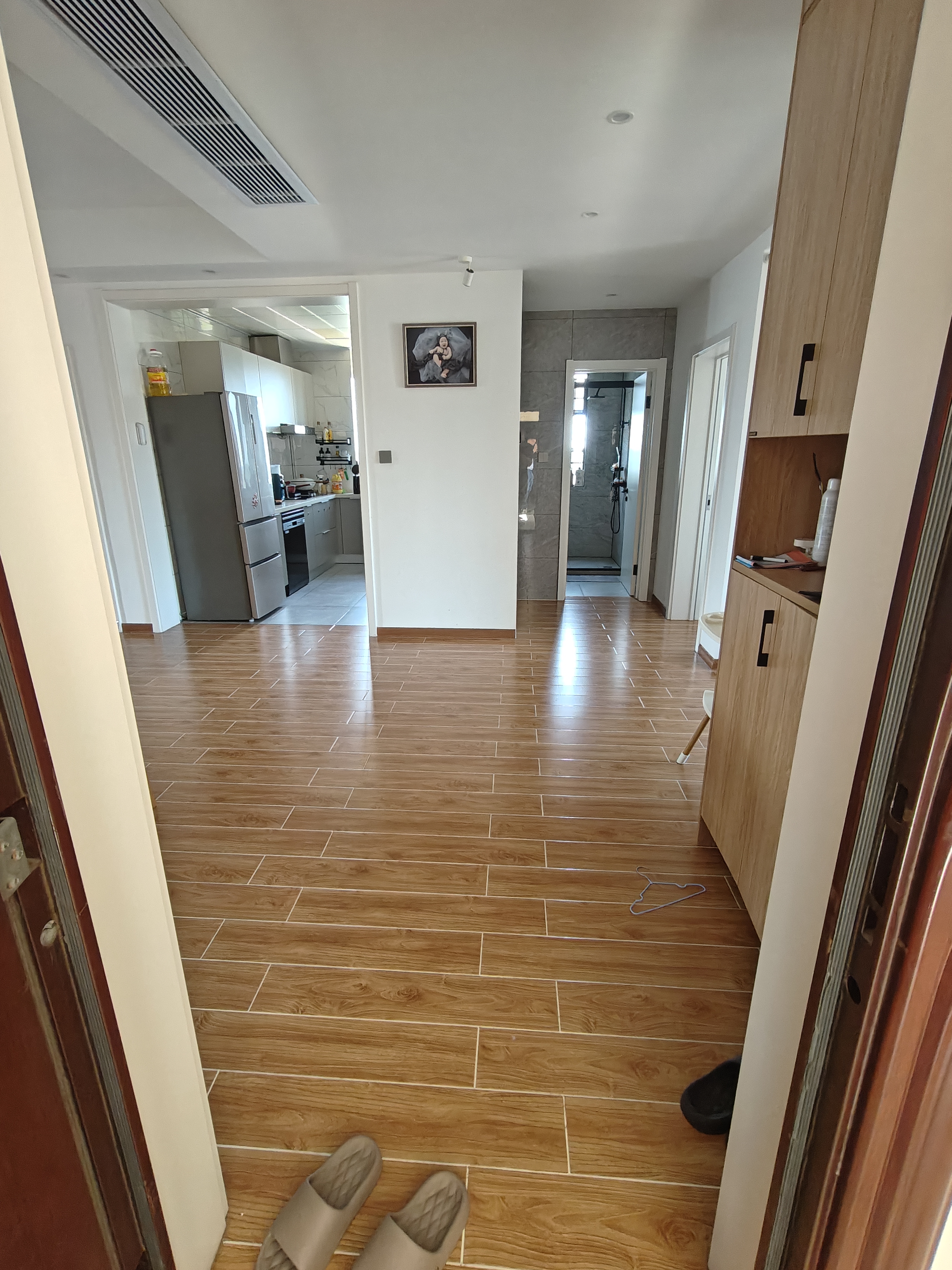 绿地城逸园  3室2厅2卫    138.0万 绿地城逸园  3室2厅2卫    138.0万室内图