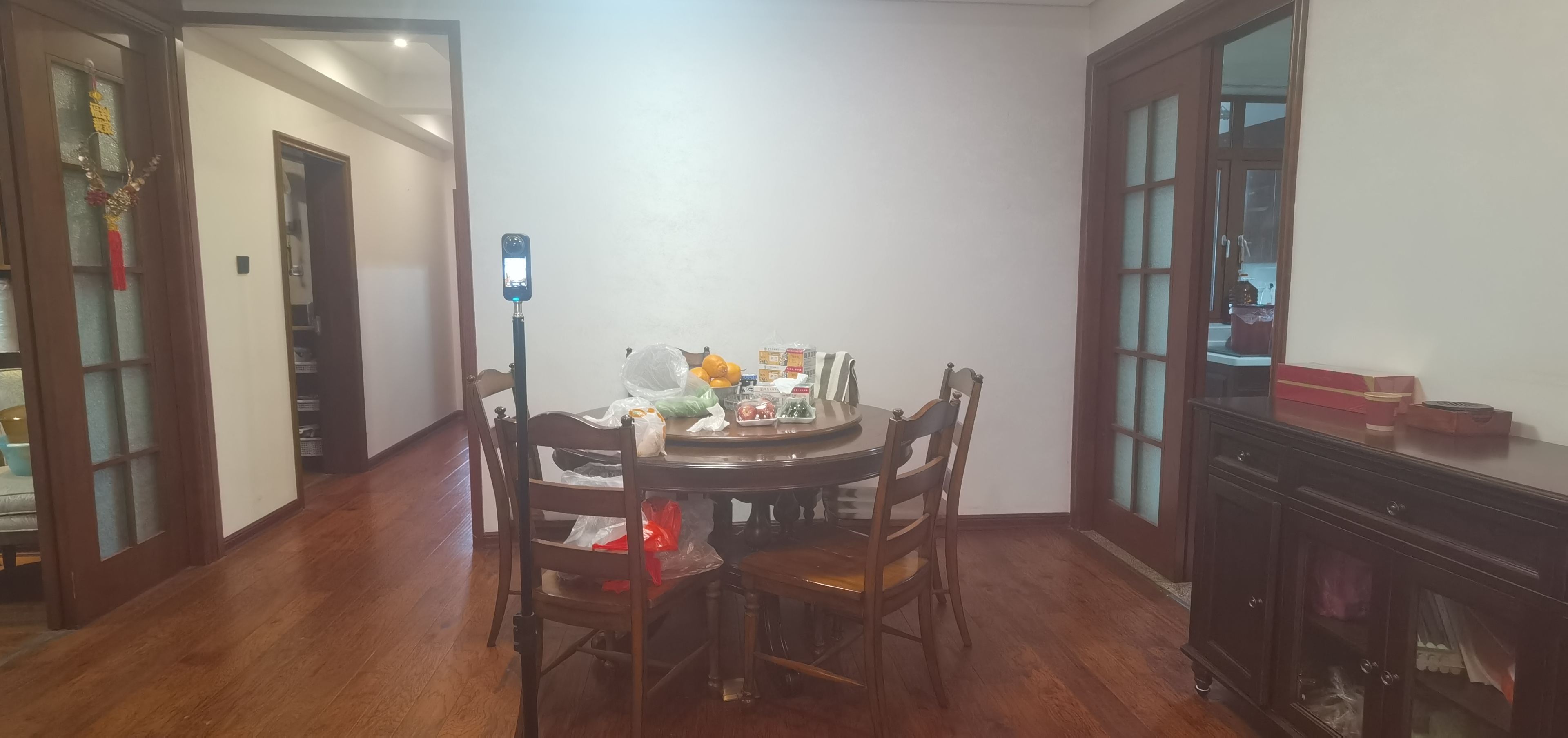 市工商局单位房 5室2厅2卫 168.0万 市工商局单位房 5室2厅2卫 168.0万客厅