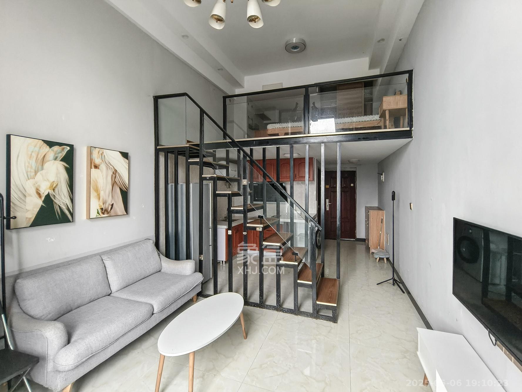 艾美潇湘  1室1厅1卫    45.0万 艾美潇湘  1室1厅1卫    45.0万客厅