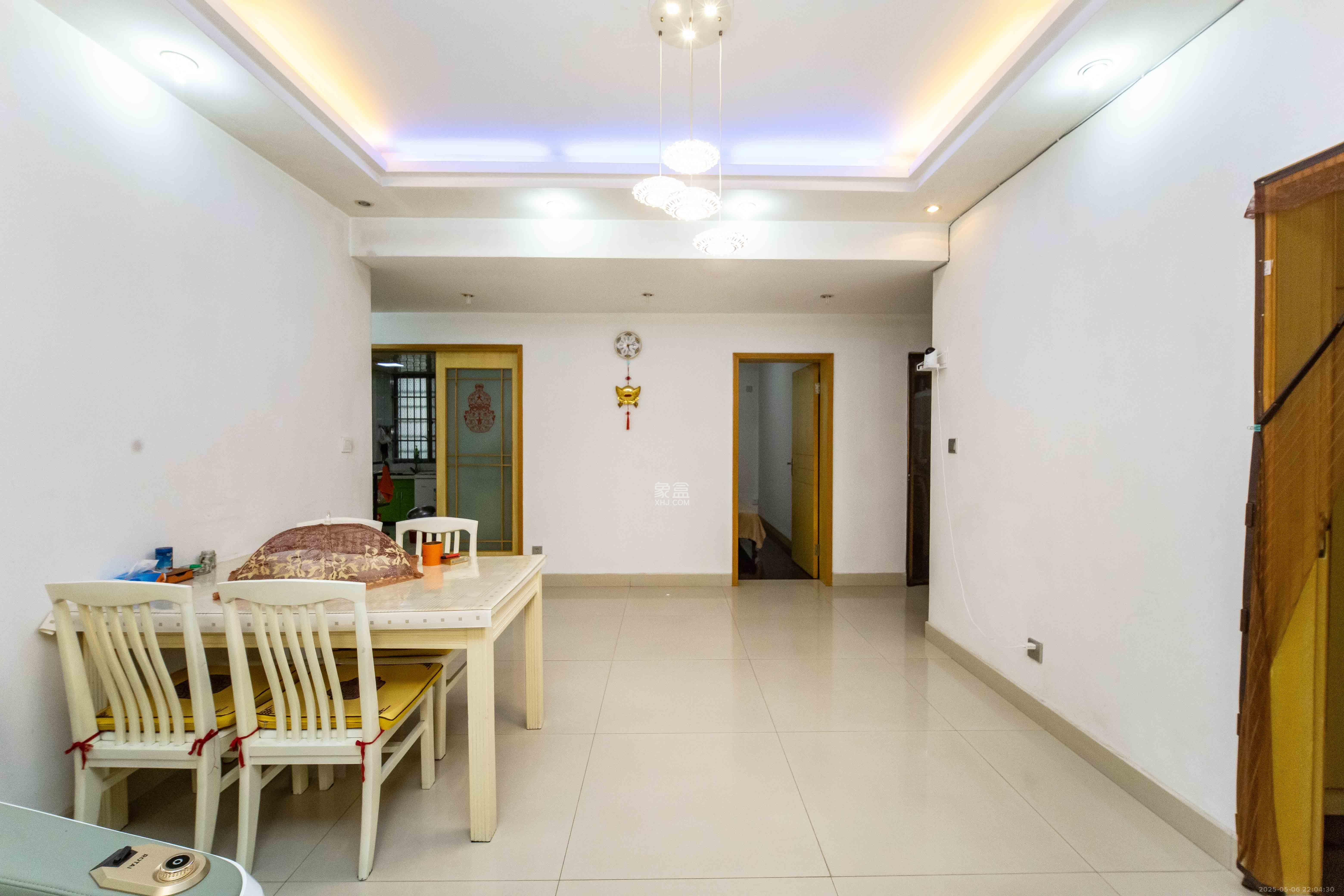 芙蓉苑 4室2厅1卫 98.0万 芙蓉苑 4室2厅1卫 98.0万客厅