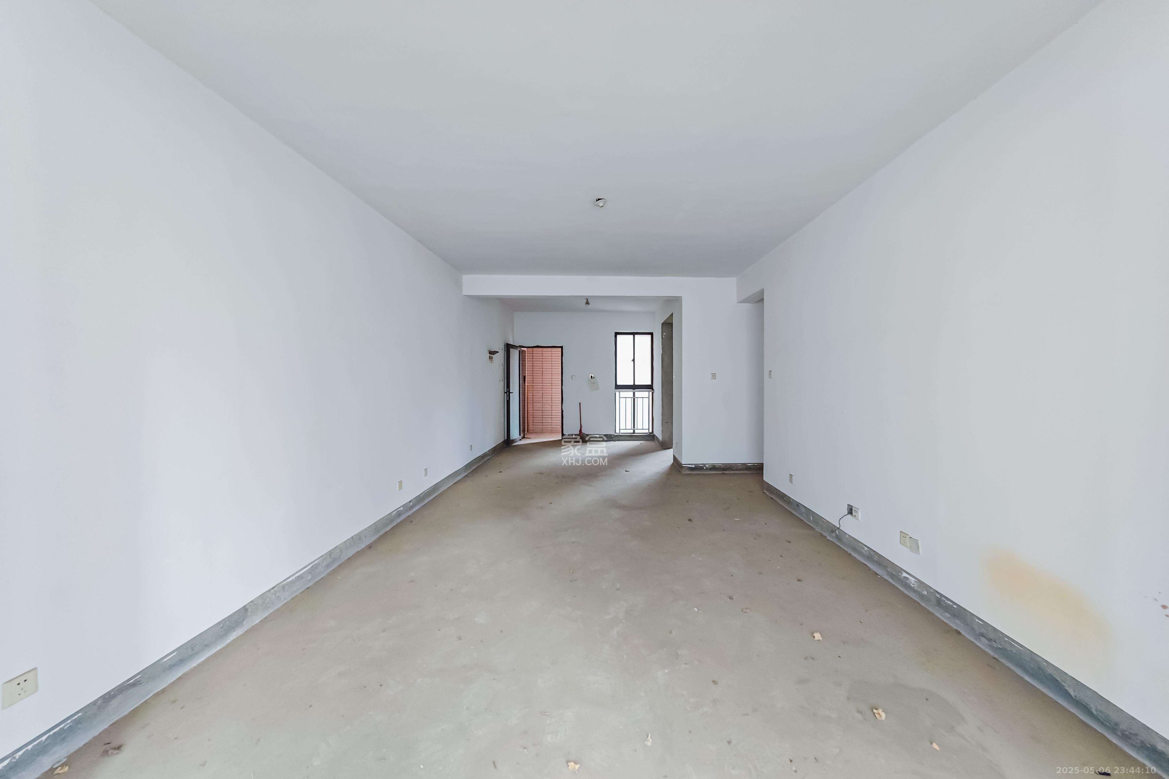 万树丹堤 3室2厅2卫 130.0万 万树丹堤 3室2厅2卫 130.0万客厅