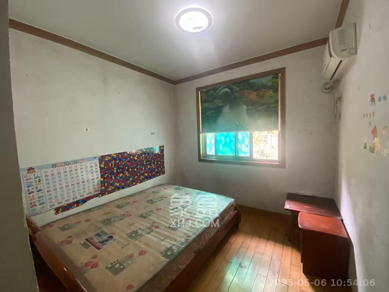 南建公寓  3室1厅2卫   2000.00元/月室内图