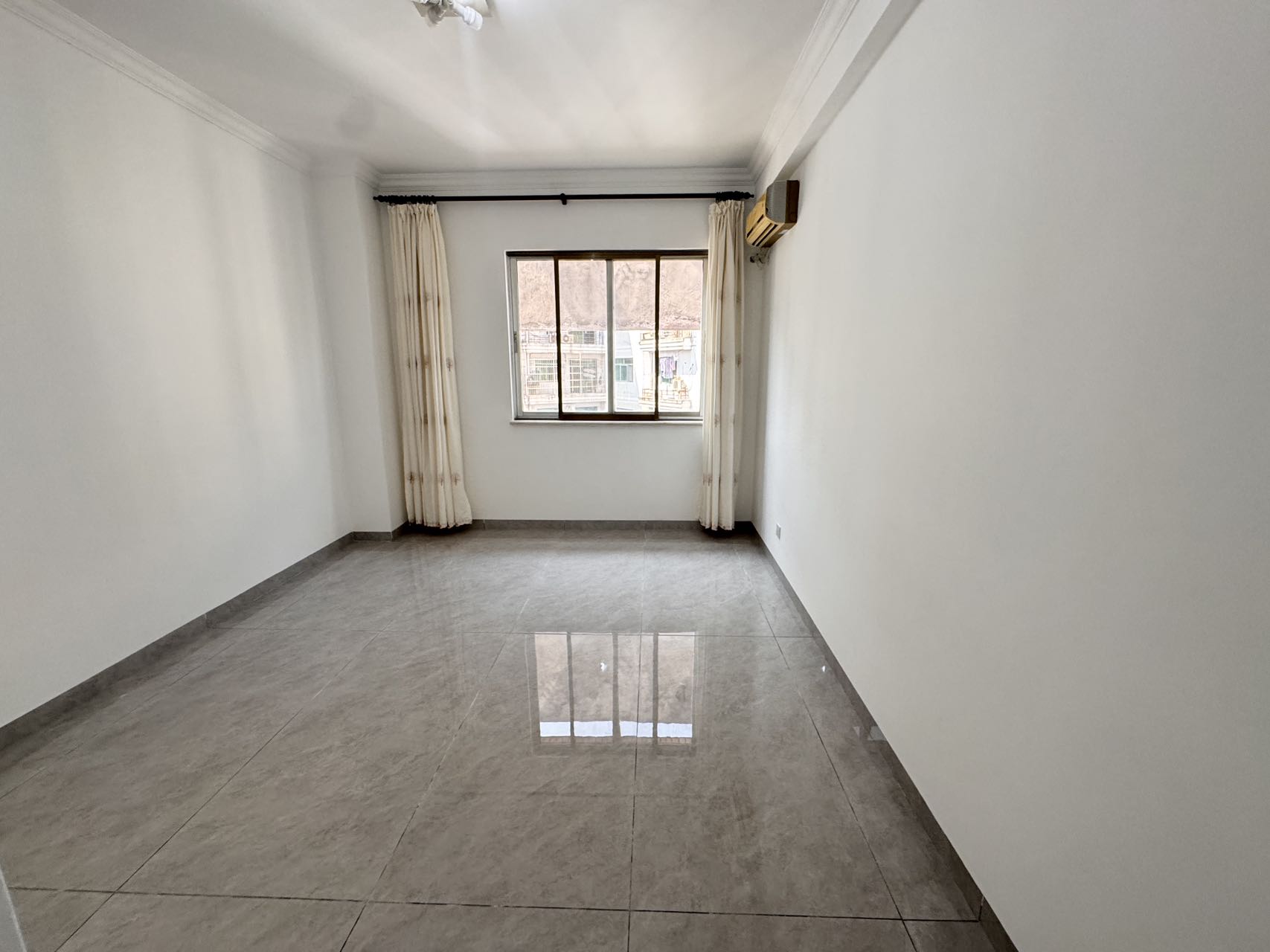 德派斯大厦 5室2厅2卫 10000.0元/月 德派斯大厦 5室2厅2卫 10000.0元/月室内图