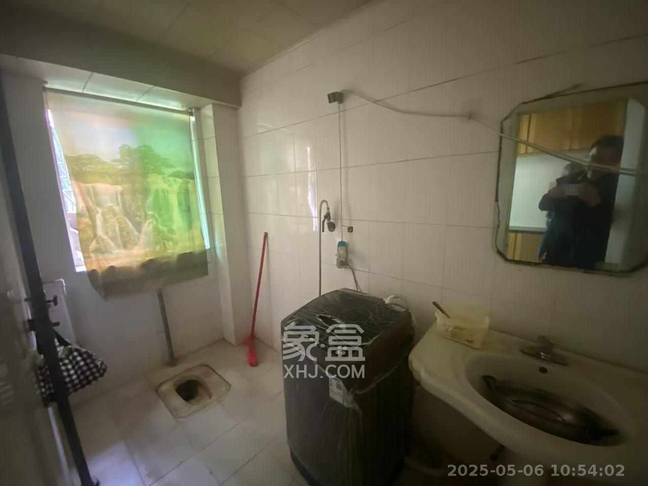南建公寓  3室1厅2卫   2000.00元/月室内图