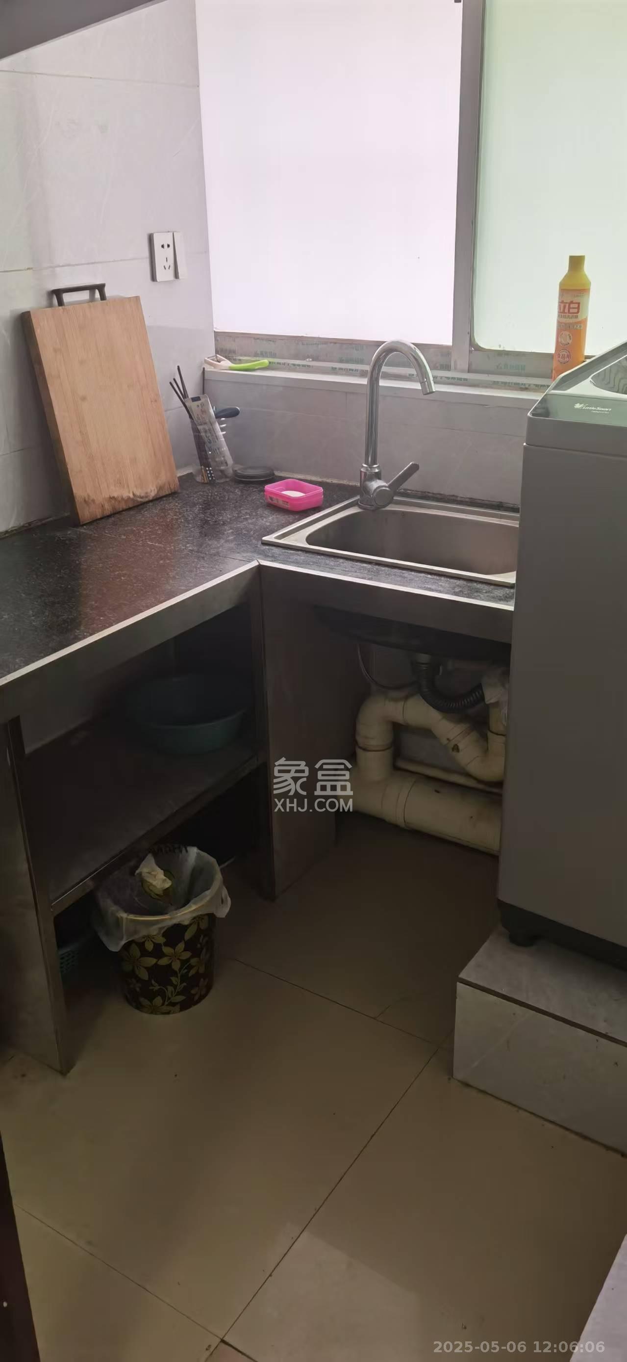 新合四村 1室1厅1卫 900.0元/月 新合四村 1室1厅1卫 900.0元/月室内图