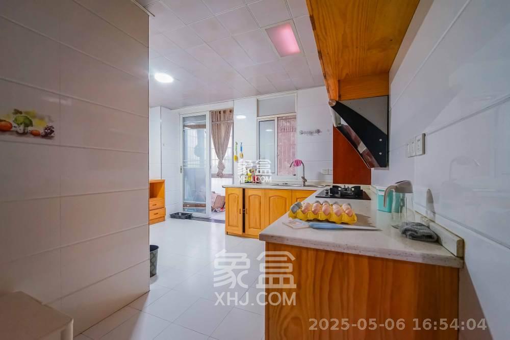 城市山水豪园（山水城市风景）  3室2厅2卫   2600.00元/月室内图