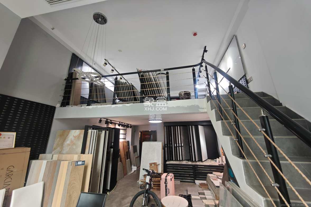 东盈商业广场(华泉城市广场) 1室0厅0卫 3500.0元/月 东盈商业广场(华泉城市广场) 1室0厅0卫 3500.0元/月室内图