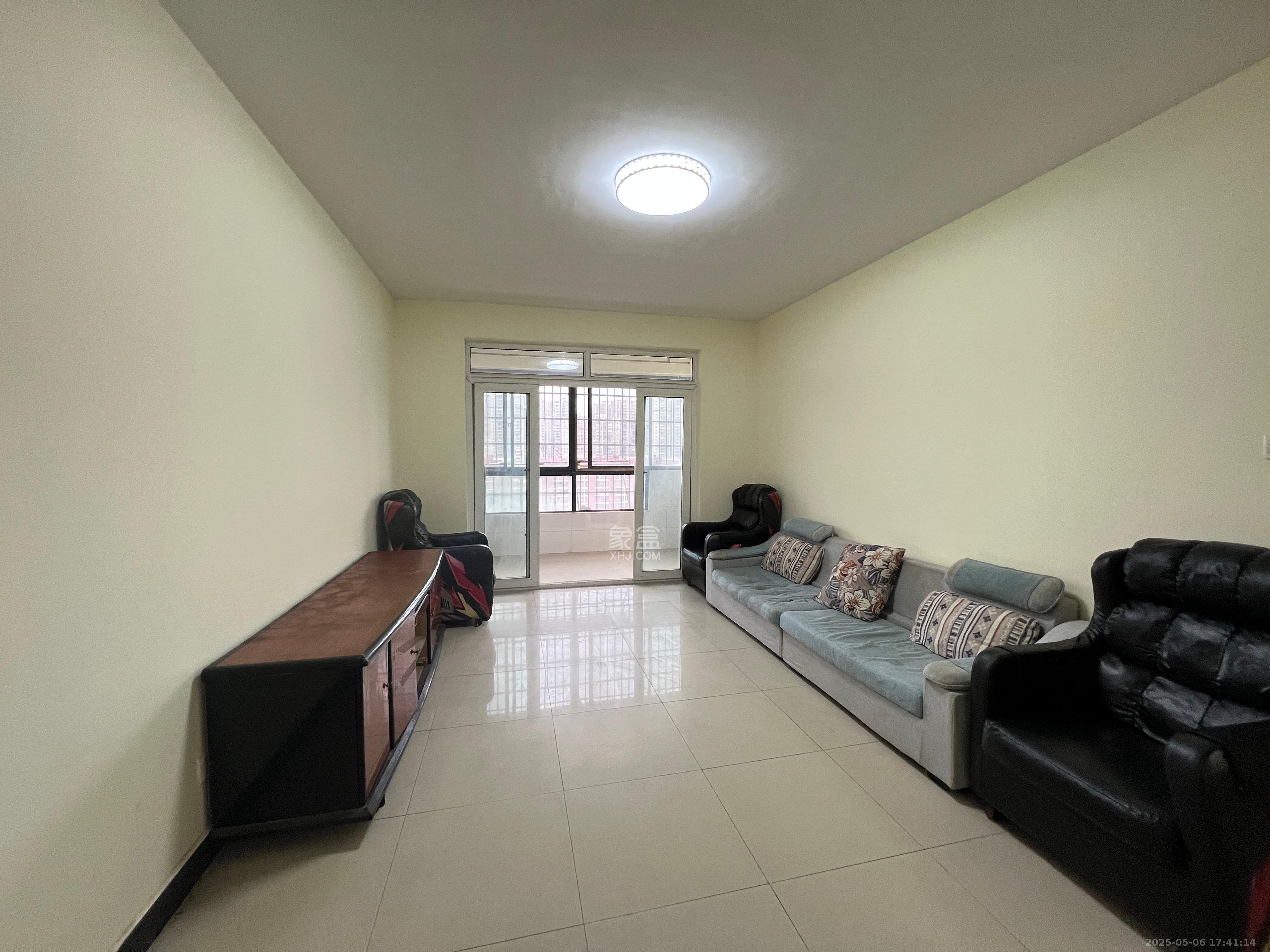 黎郡新宇熙春园  1室2厅1卫    1500.0元/月 黎郡新宇熙春园  1室2厅1卫    1500.0元/月