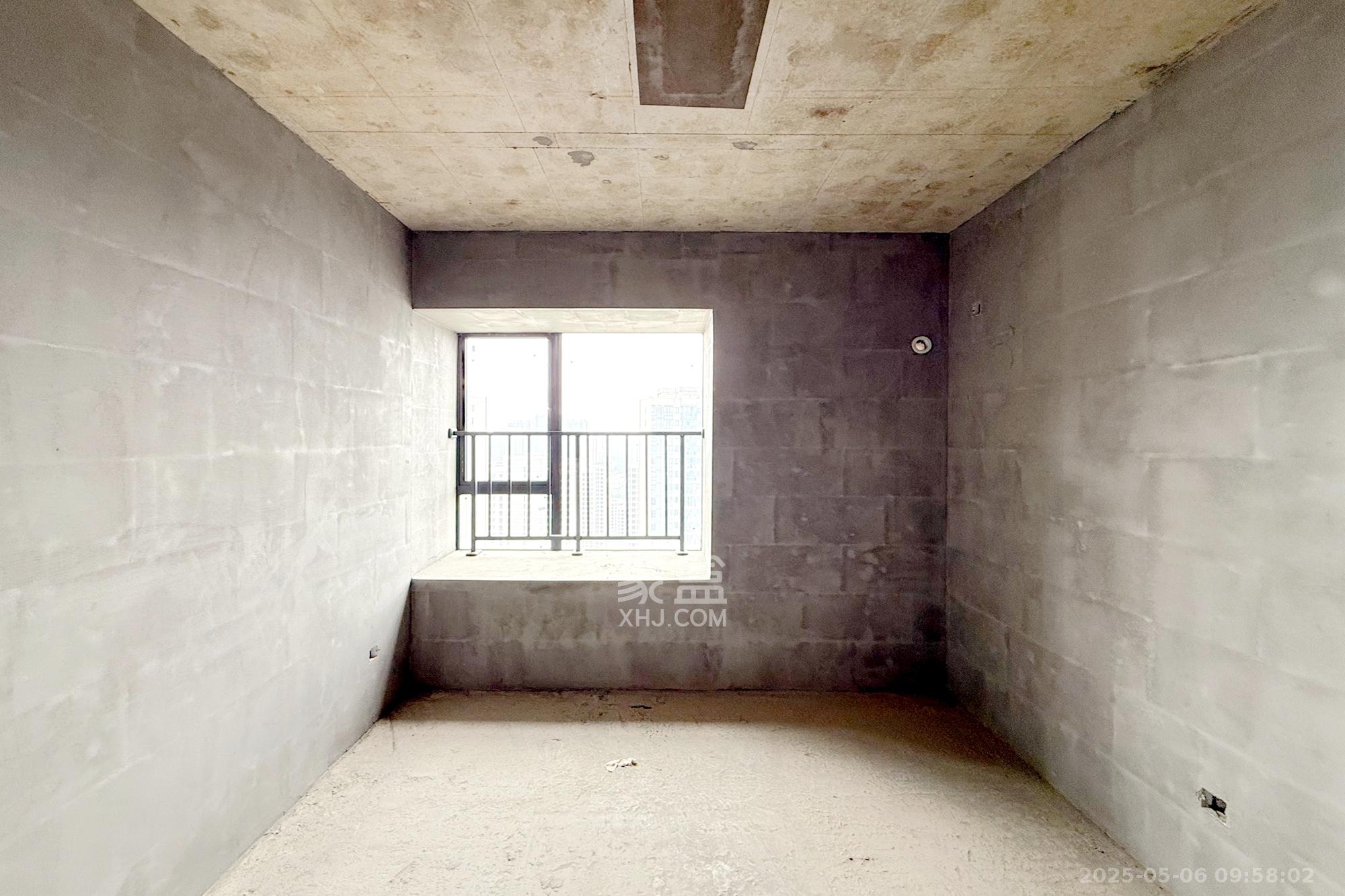 润和滨江广场(润和中央广场)  4室2厅2卫    87.8万 润和滨江广场(润和中央广场)  4室2厅2卫    87.8万卧室