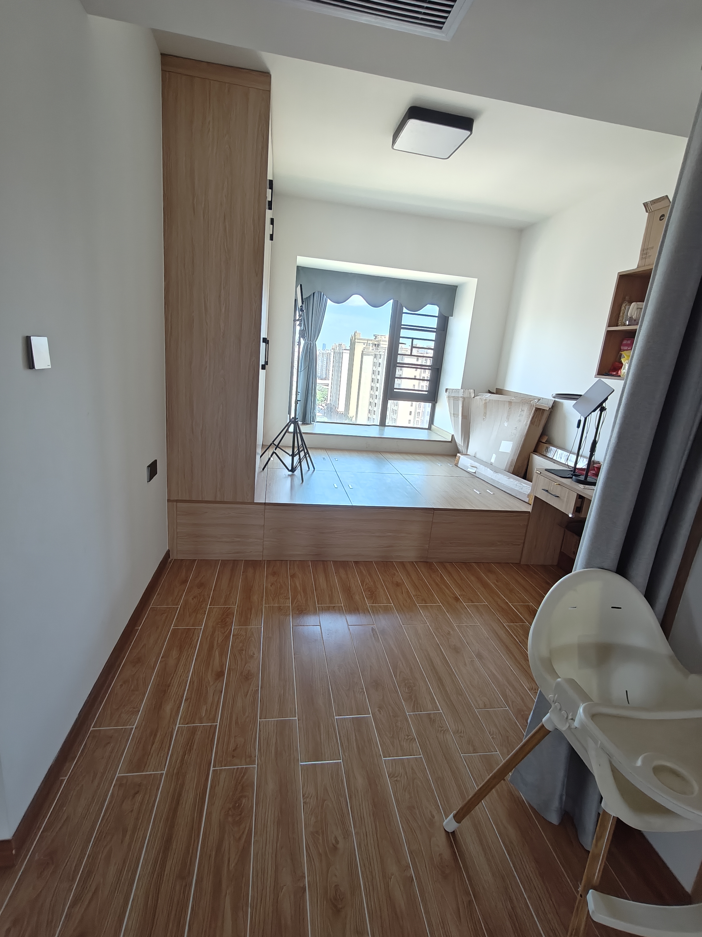 绿地城逸园  3室2厅2卫    138.0万 绿地城逸园  3室2厅2卫    138.0万室内图