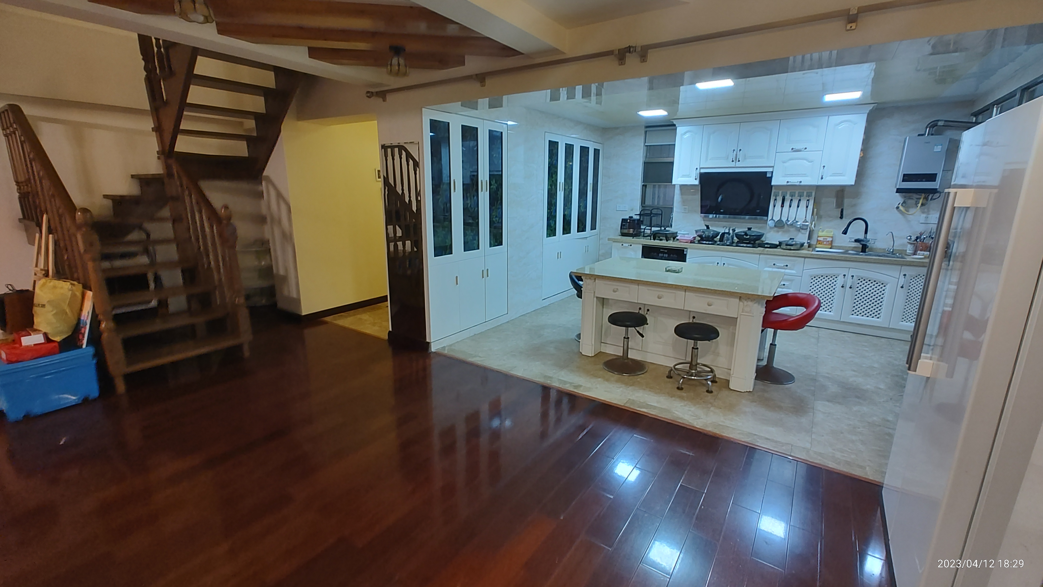 南海绿洲 4室2厅3卫 4500.0元/月 南海绿洲 4室2厅3卫 4500.0元/月室内图