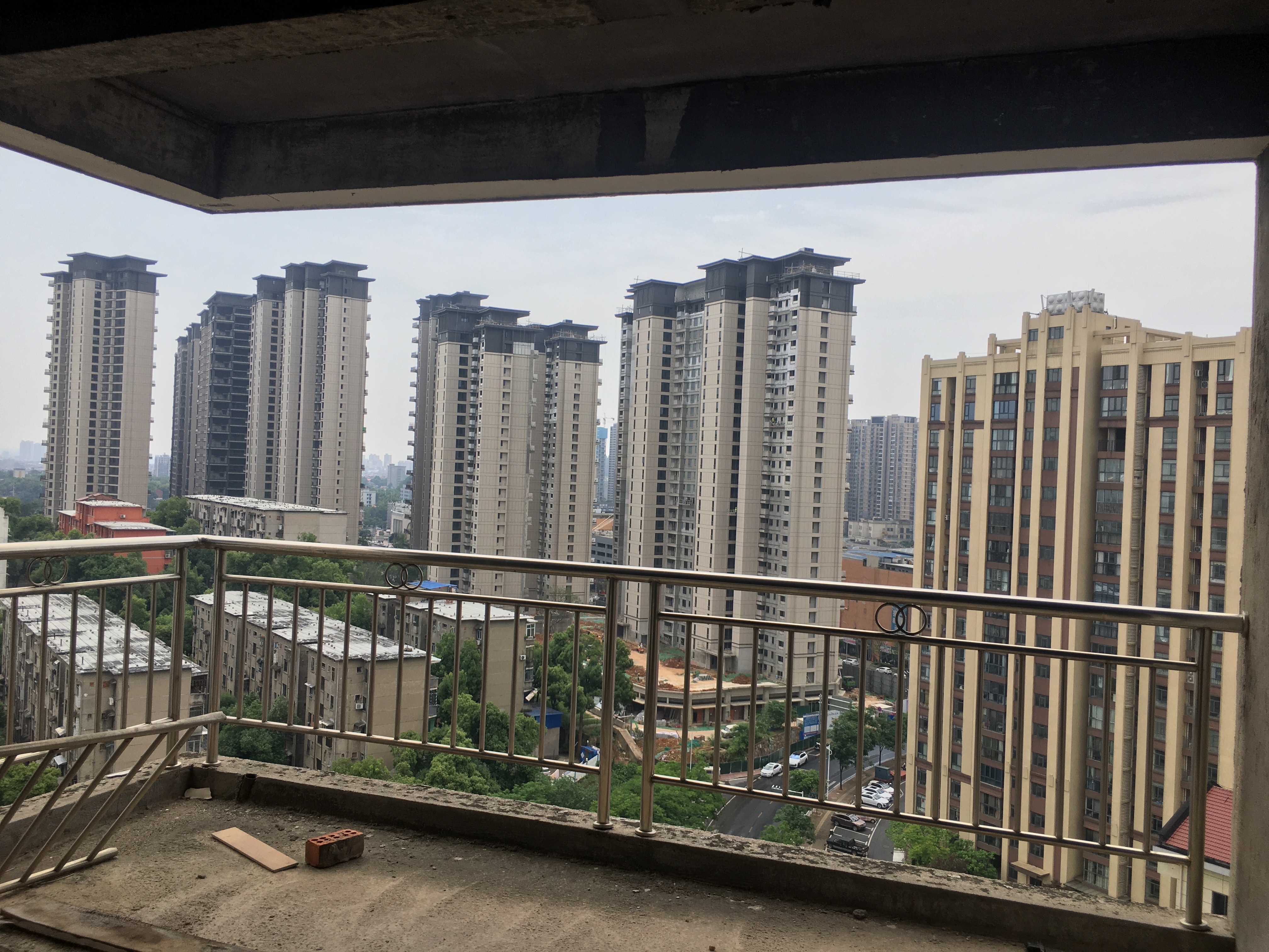 家和兴苑  3室2厅2卫    48.8万 家和兴苑  3室2厅2卫    48.8万客厅