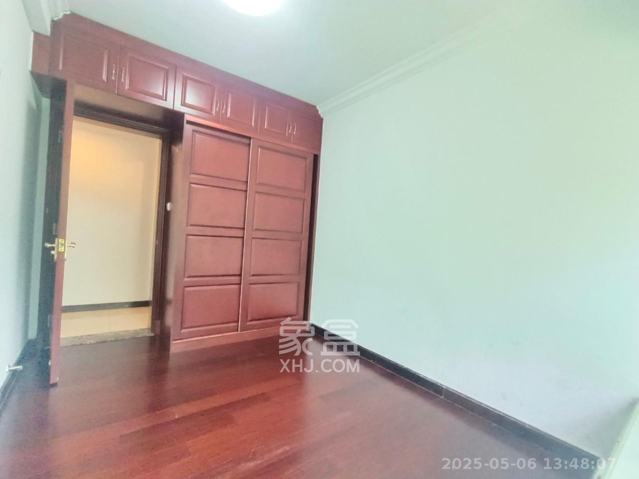 恒大城  4室2厅2卫    3000.0元/月 恒大城  4室2厅2卫    3000.0元/月