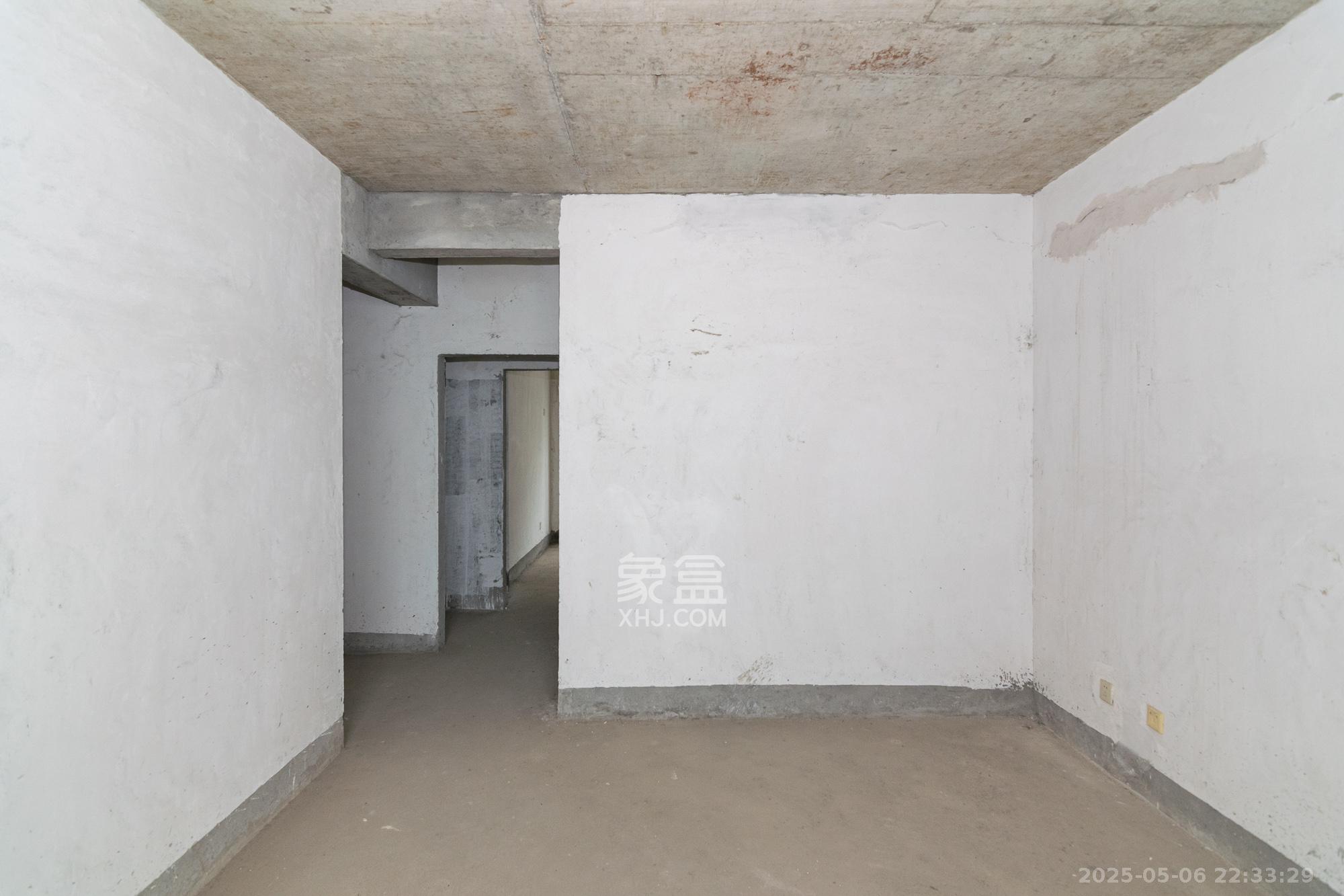 普瑞斯堡 4室2厅2卫 80.0万 普瑞斯堡 4室2厅2卫 80.0万卧室