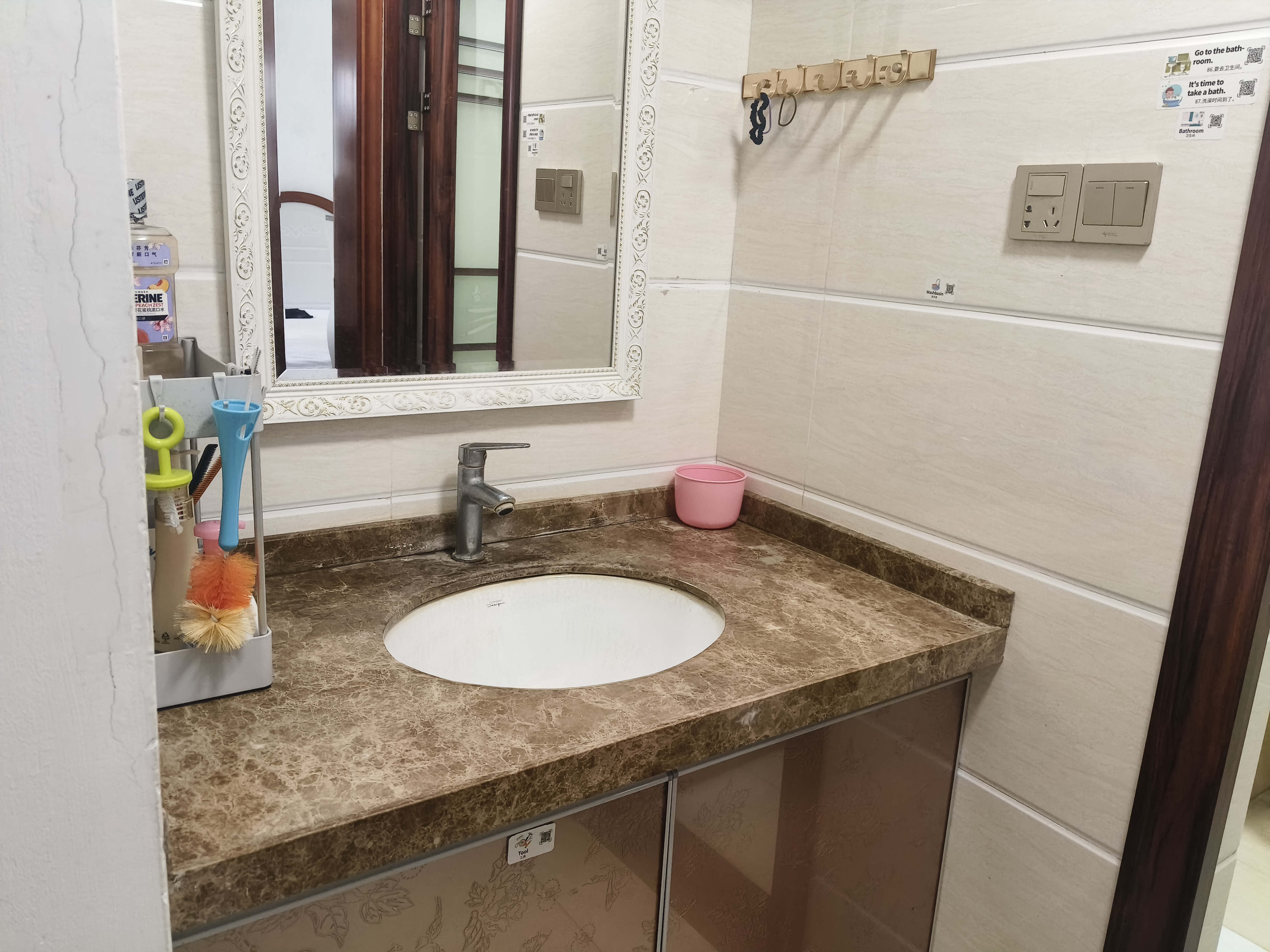 泉海好家园 3室2厅2卫 3600.0元/月 泉海好家园 3室2厅2卫 3600.0元/月室内图