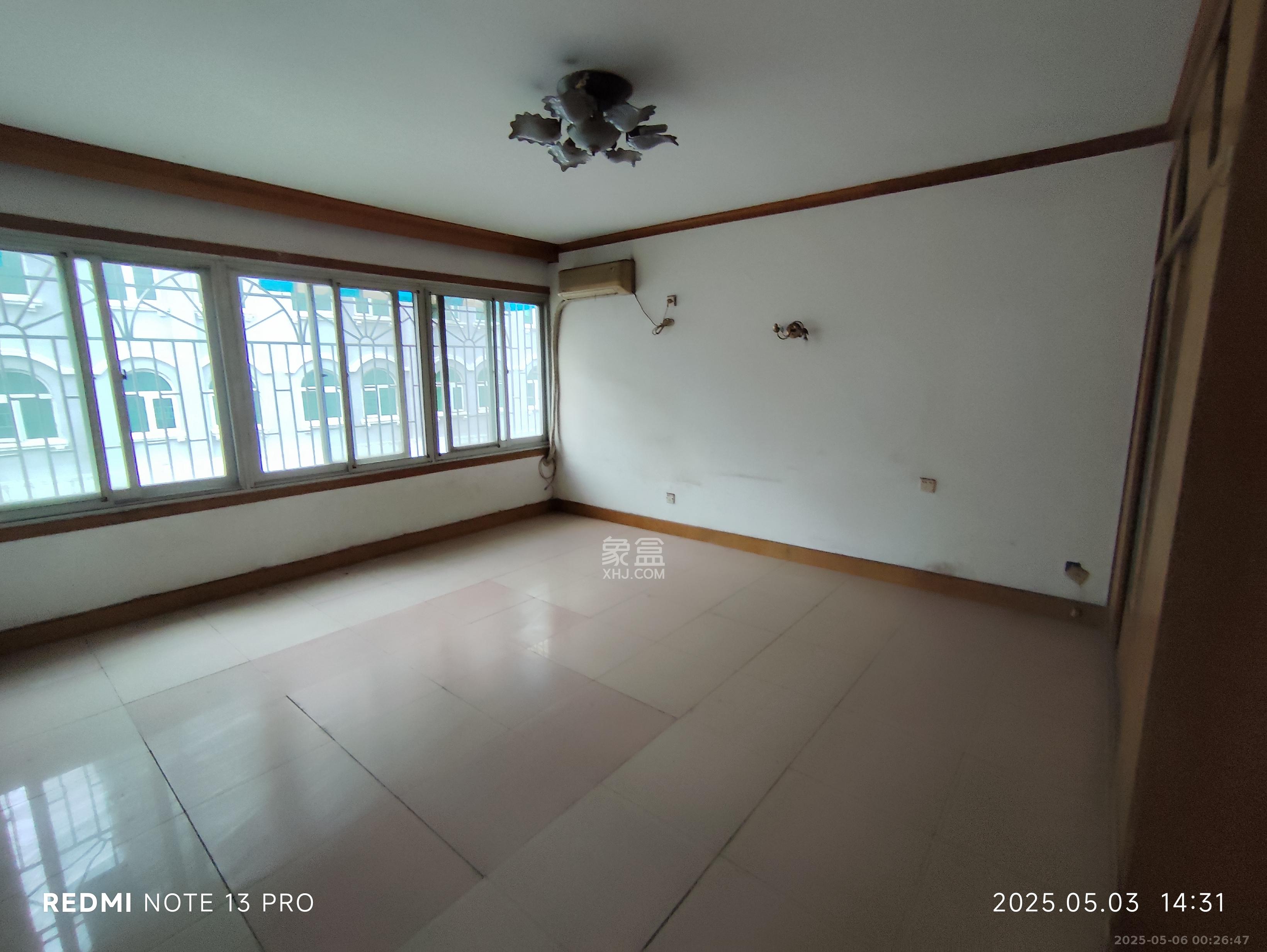 亚细亚大厦  3室2厅2卫   98.00万