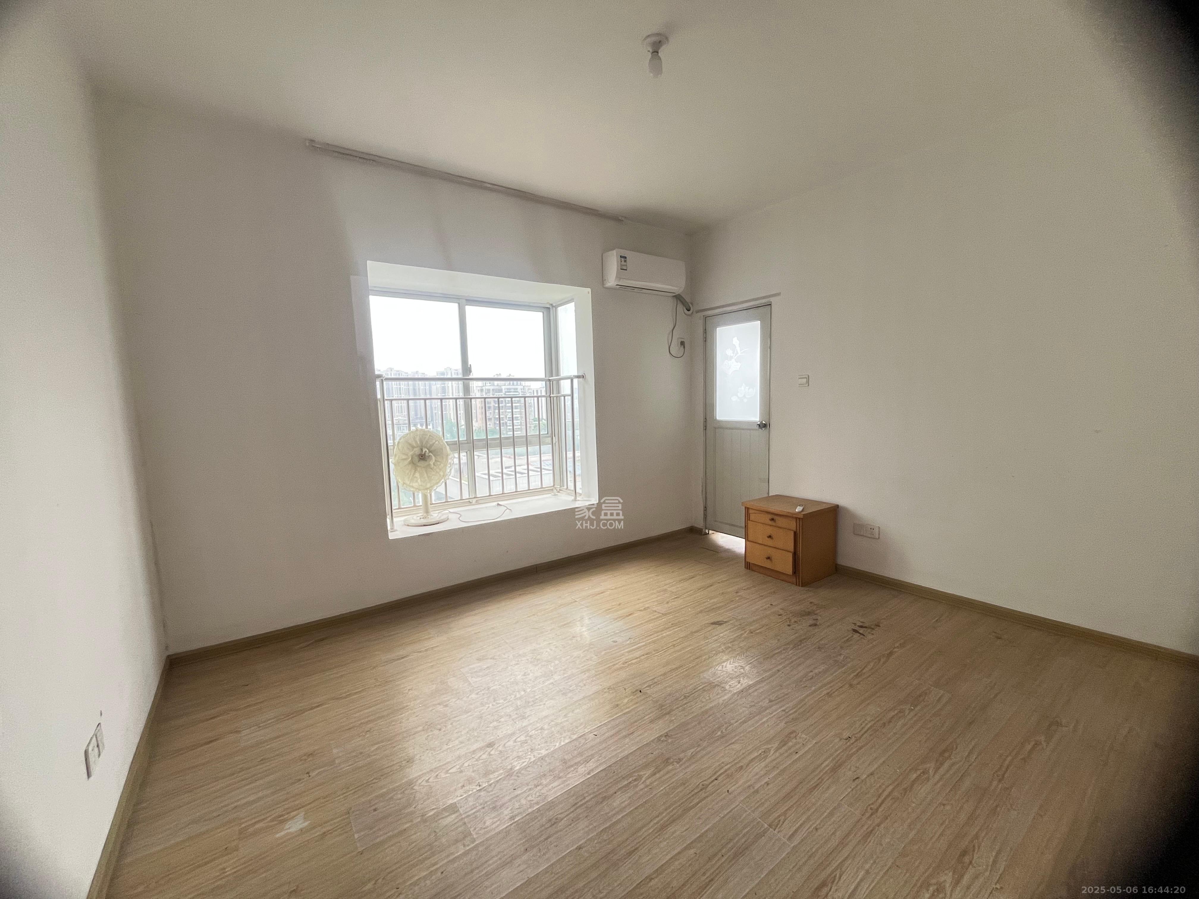 香樟景苑 4室2厅1卫 2800.0元/月 香樟景苑 4室2厅1卫 2800.0元/月室内图