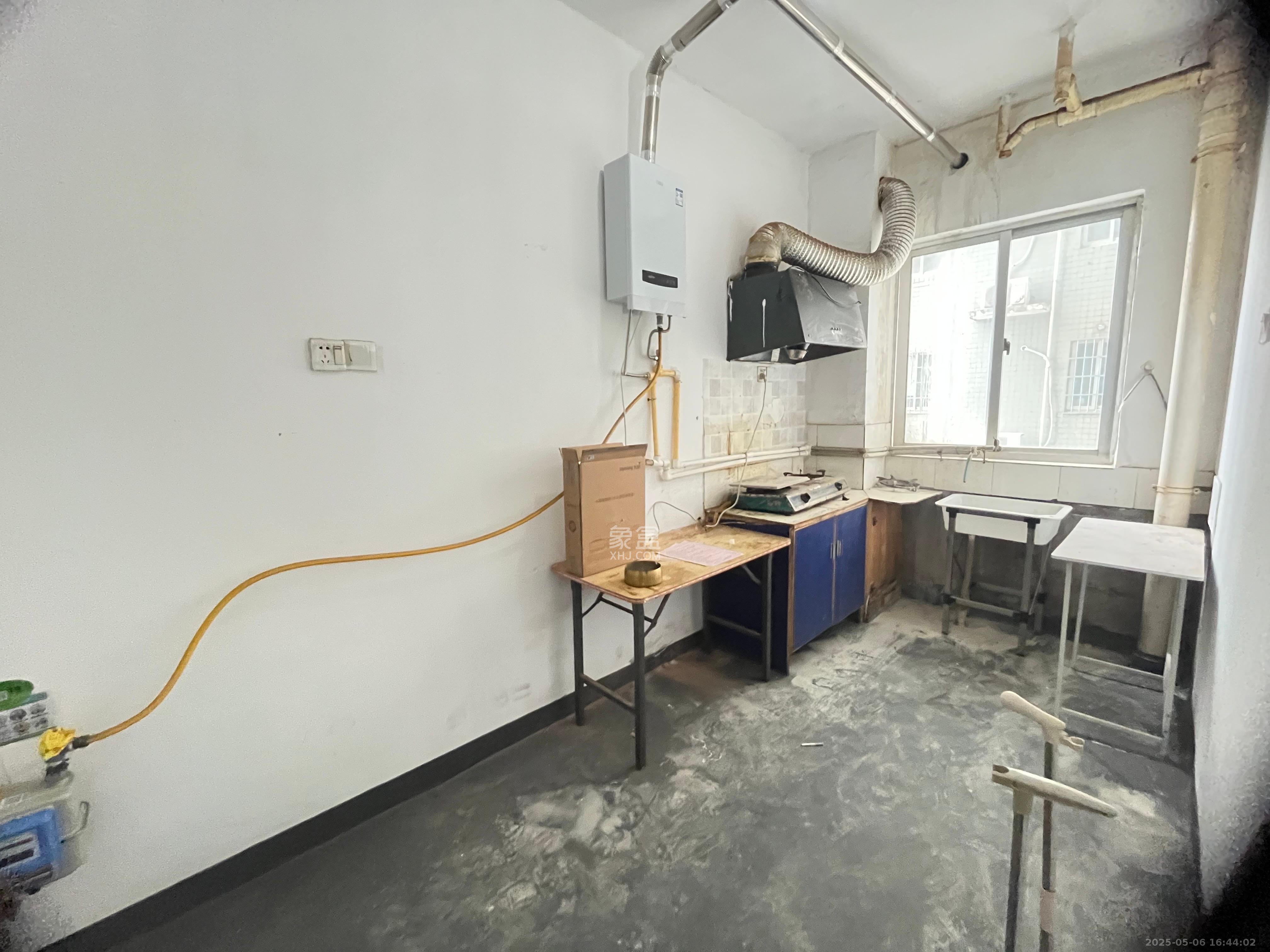 香樟景苑 4室2厅1卫 2800.0元/月 香樟景苑 4室2厅1卫 2800.0元/月室内图