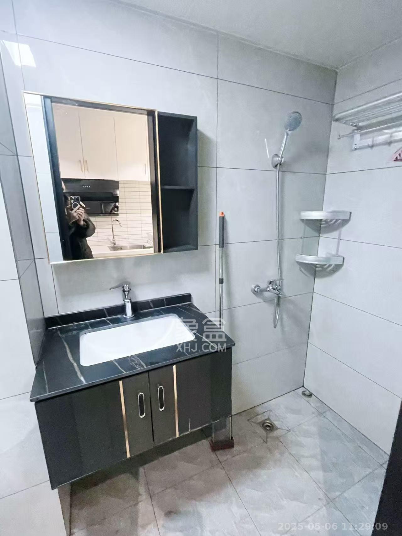 保利麓谷林语I区  1室1厅1卫   1600.00元/月室内图