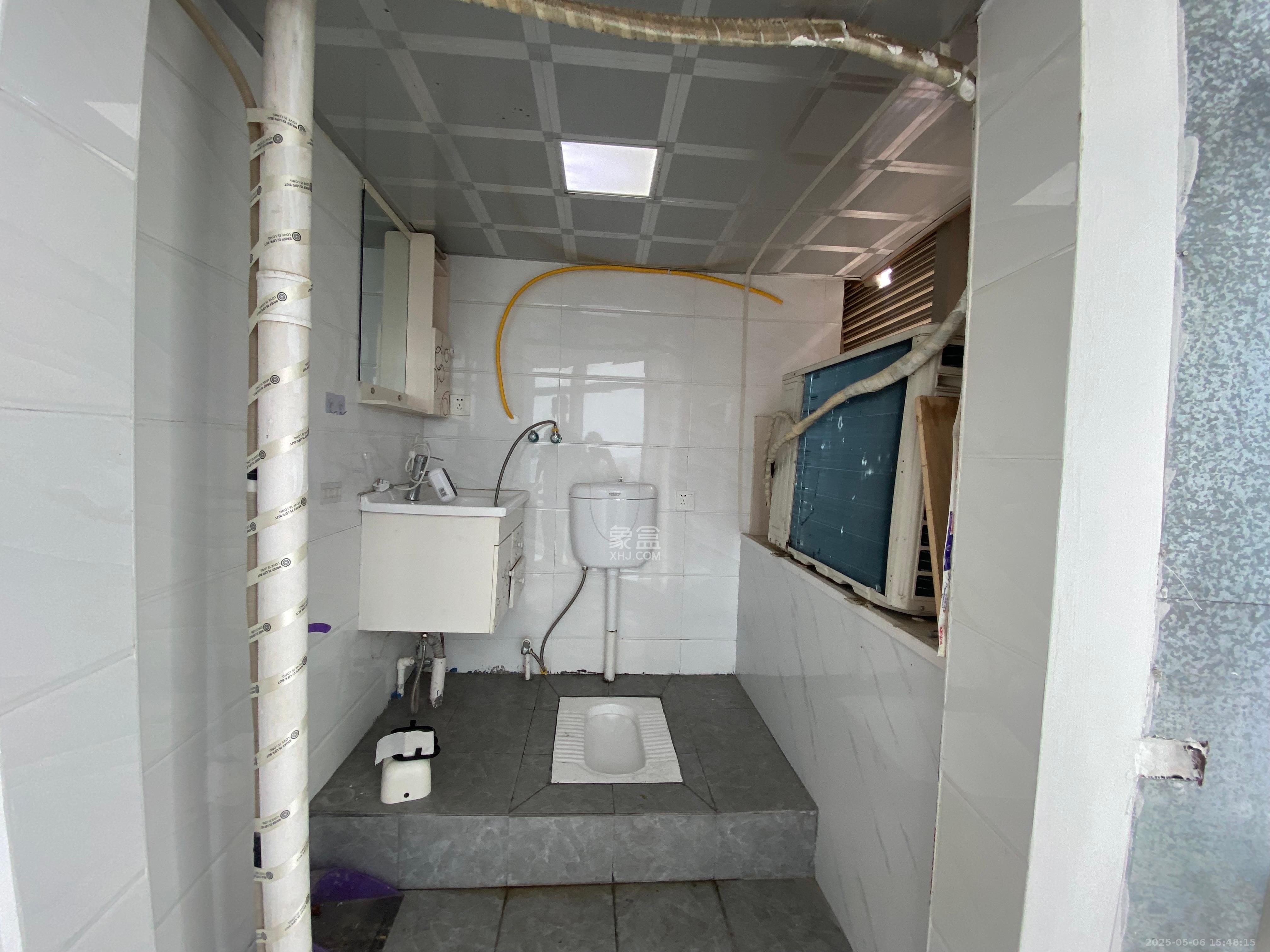 奥克斯广场 1室1厅1卫 2000.0元/月 奥克斯广场 1室1厅1卫 2000.0元/月室内图