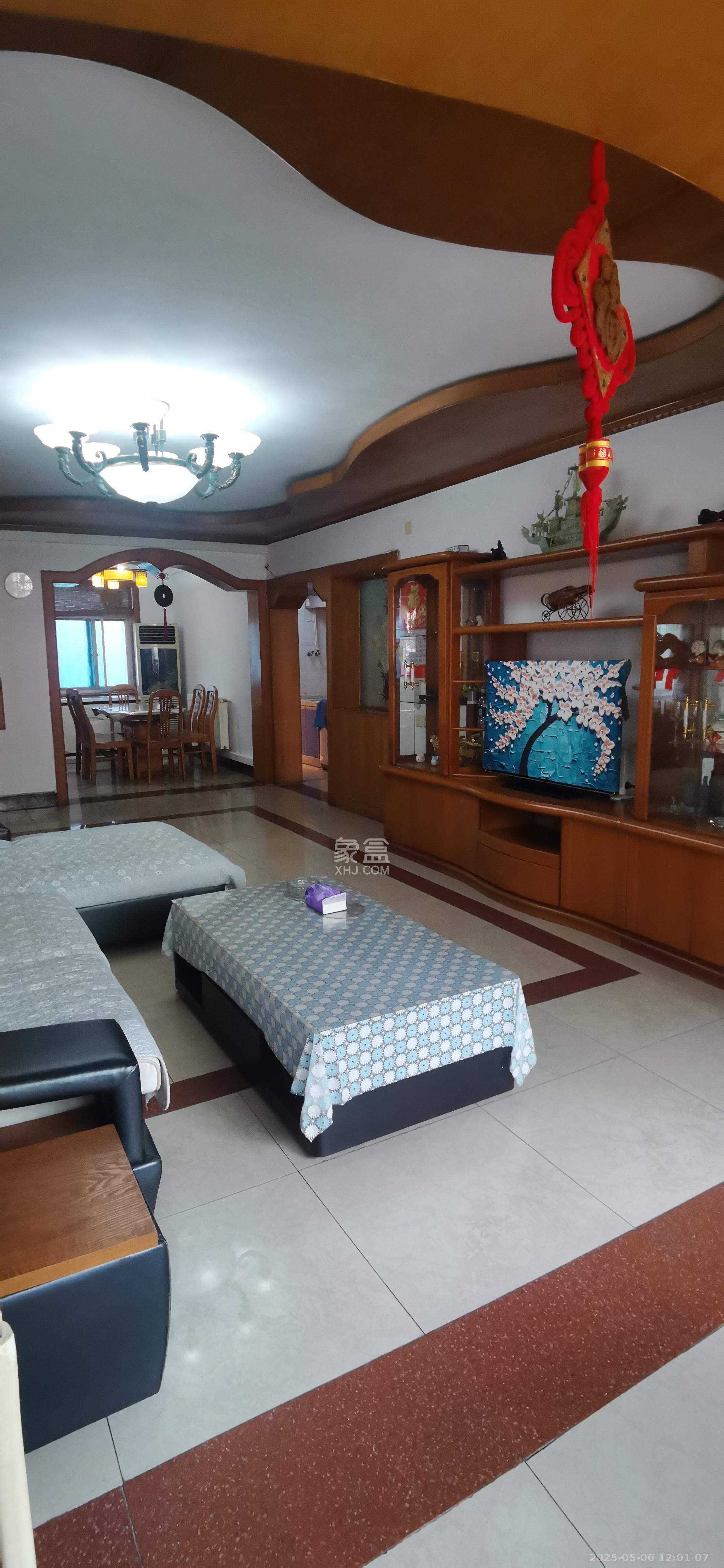 桔园小区1-8片  3室2厅2卫   2400.00元/月室内图