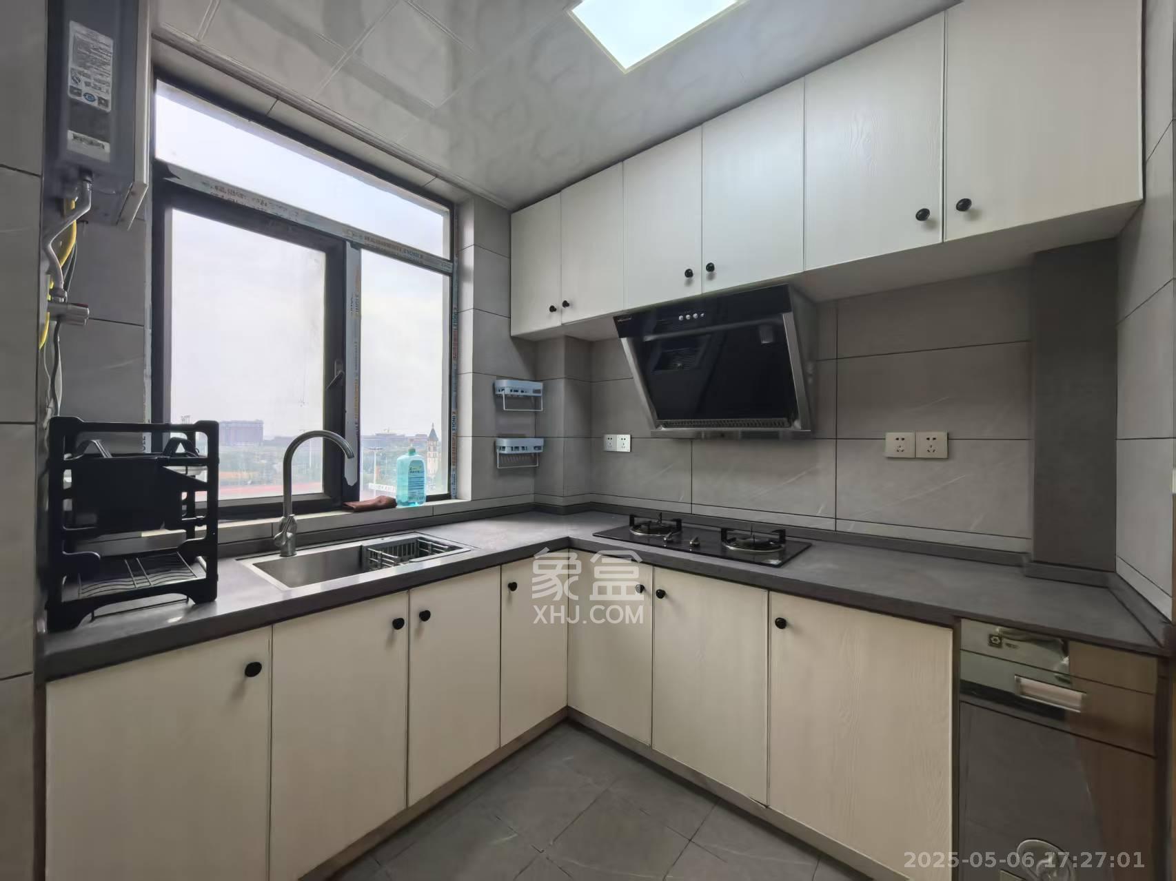 九华盛发和园小区 4室2厅1卫 1600.0元/月 九华盛发和园小区 4室2厅1卫 1600.0元/月室内图