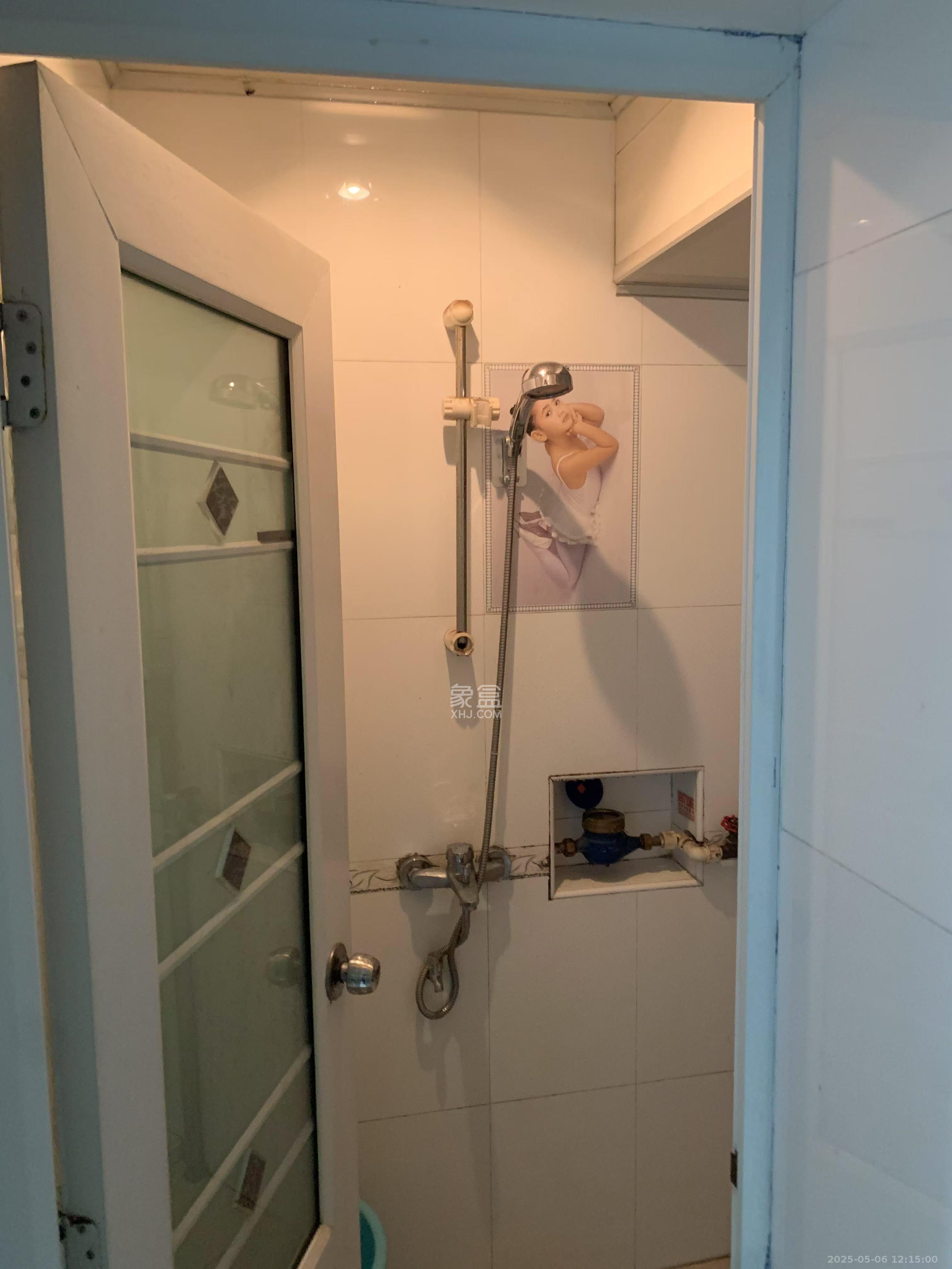 石佳冲小区 2室1厅1卫 1900.0元/月 石佳冲小区 2室1厅1卫 1900.0元/月室内图