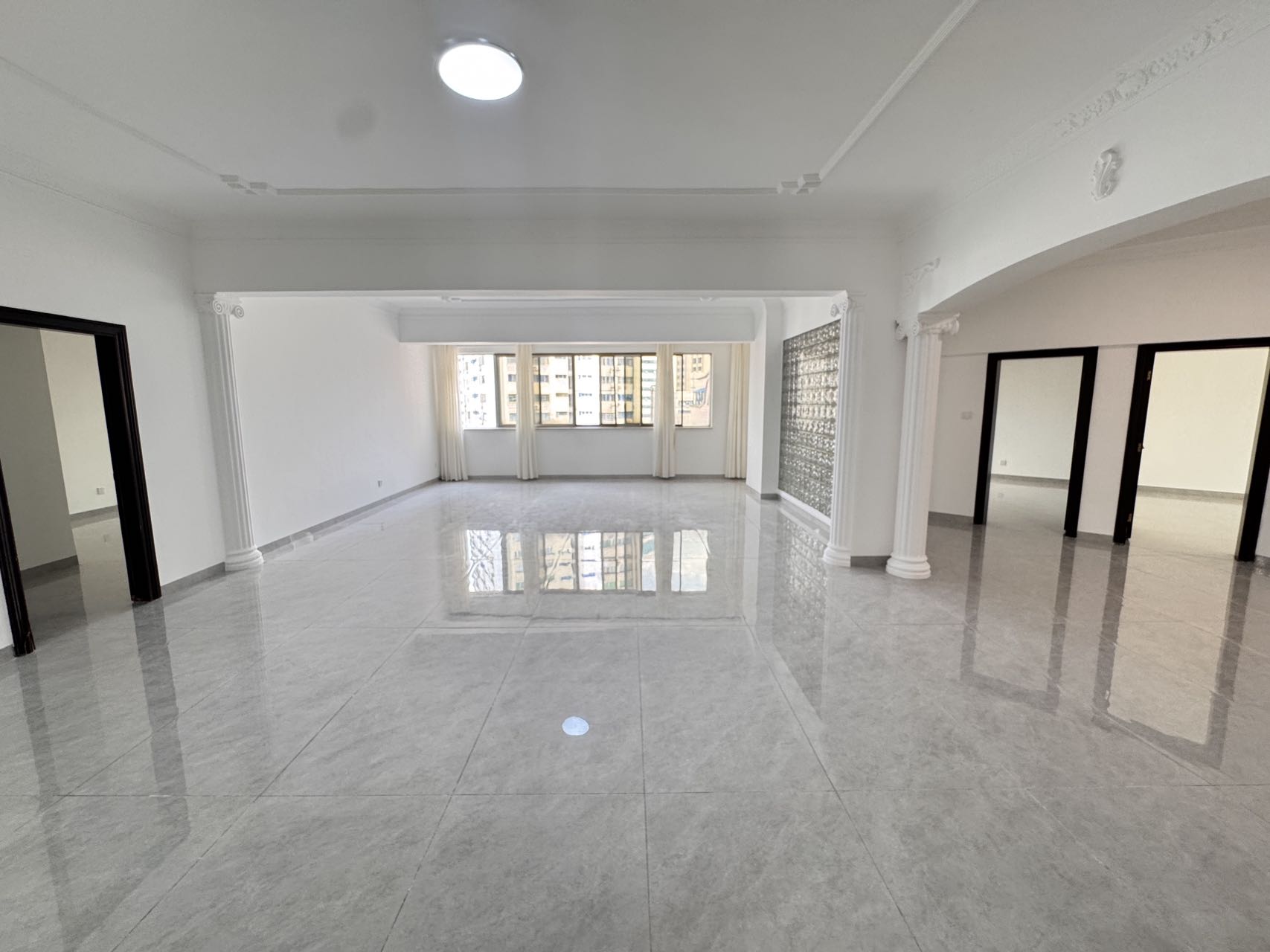 德派斯大厦 5室2厅2卫 10000.0元/月 德派斯大厦 5室2厅2卫 10000.0元/月室内图