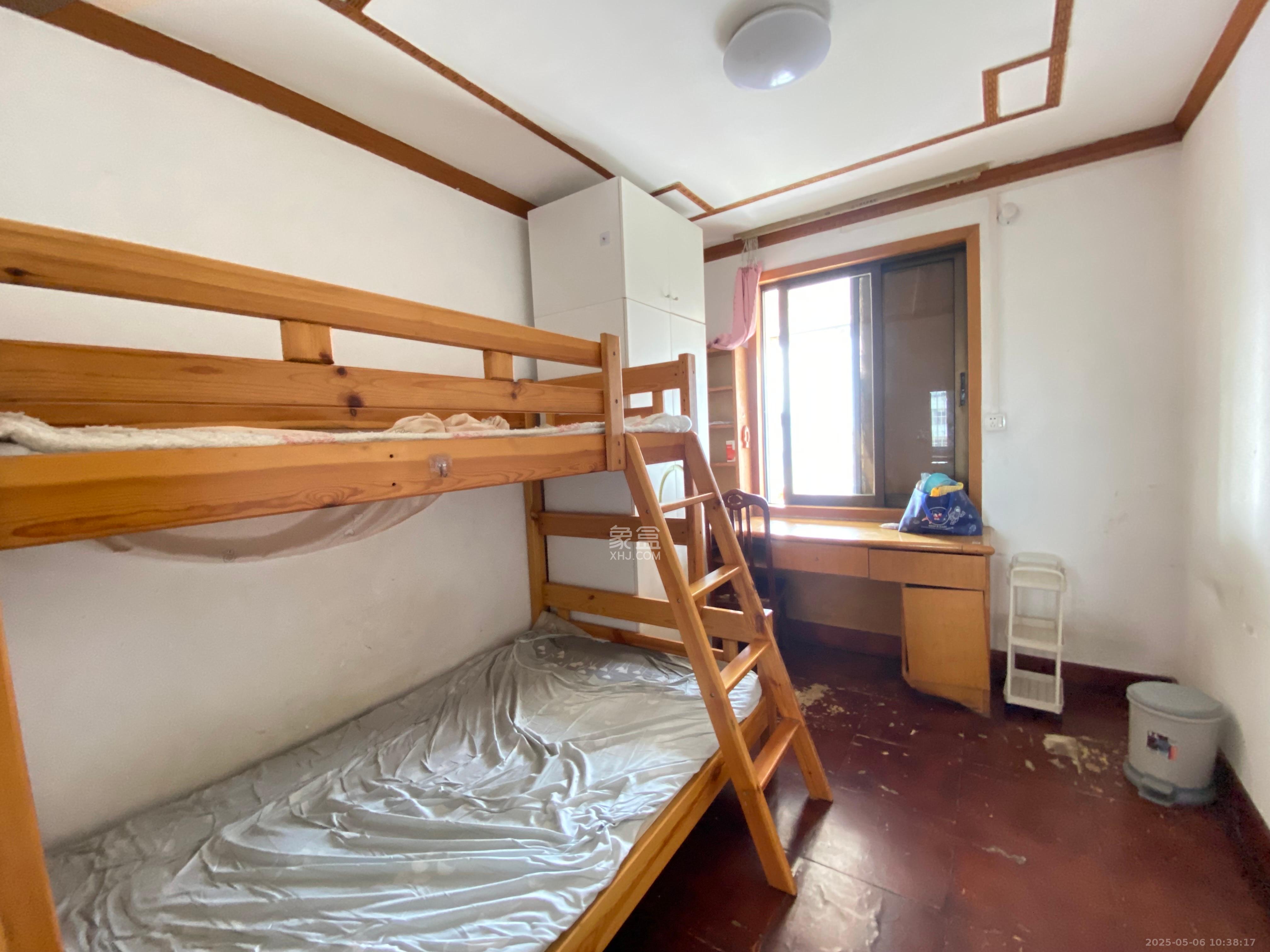 鸿基花园  3室2厅1卫   1900.00元/月室内图