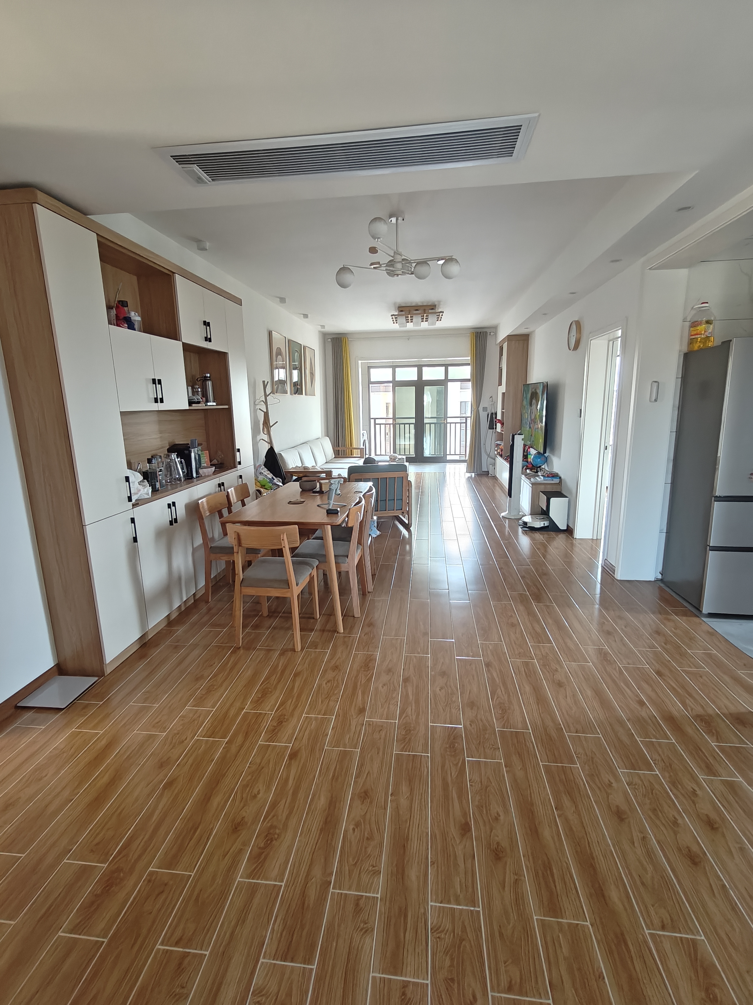 绿地城逸园  3室2厅2卫    138.0万 绿地城逸园  3室2厅2卫    138.0万室内图