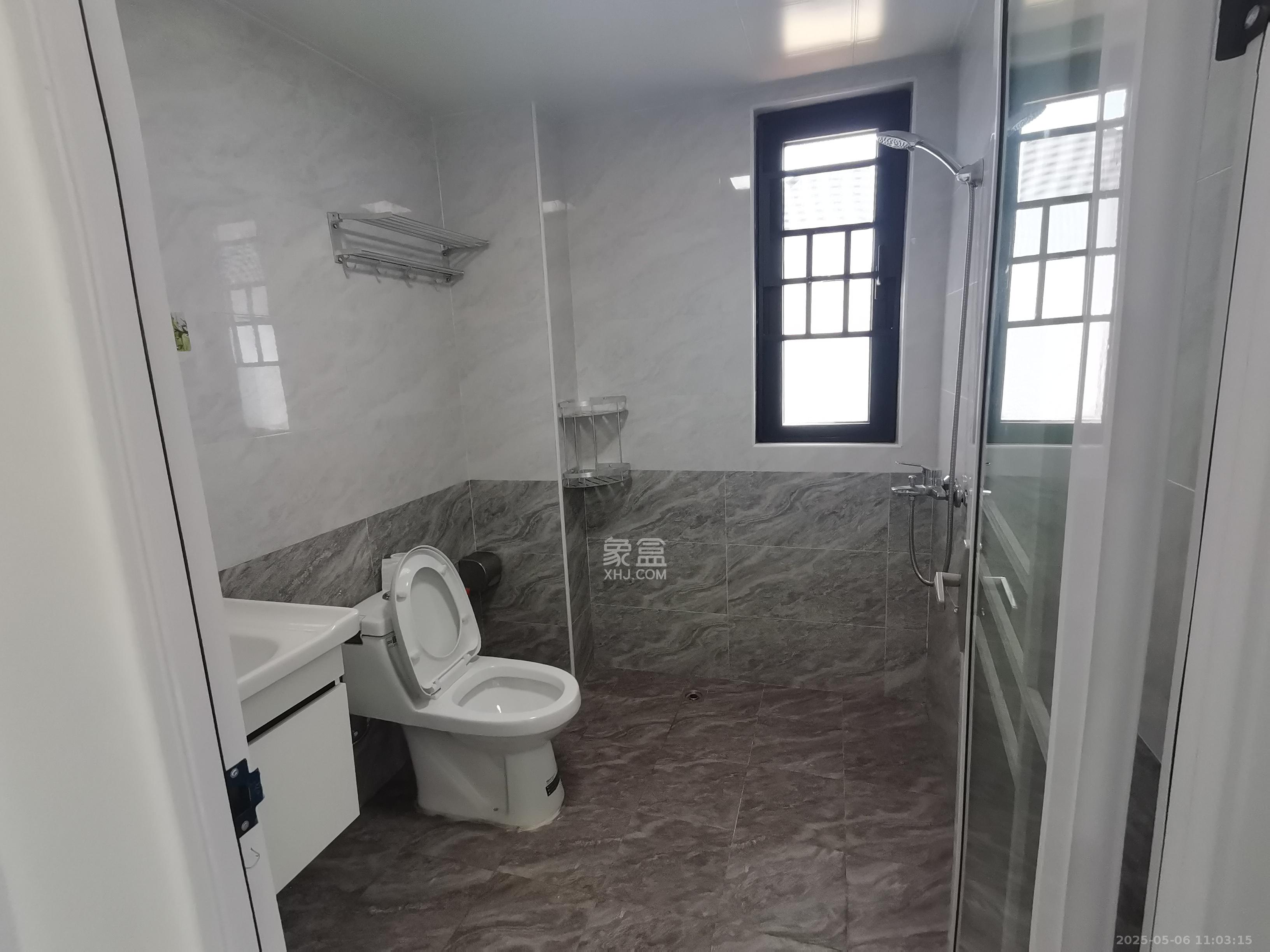 融创融公馆(融创臻苑) 3室2厅2卫 2600.0元/月 融创融公馆(融创臻苑) 3室2厅2卫 2600.0元/月室内图