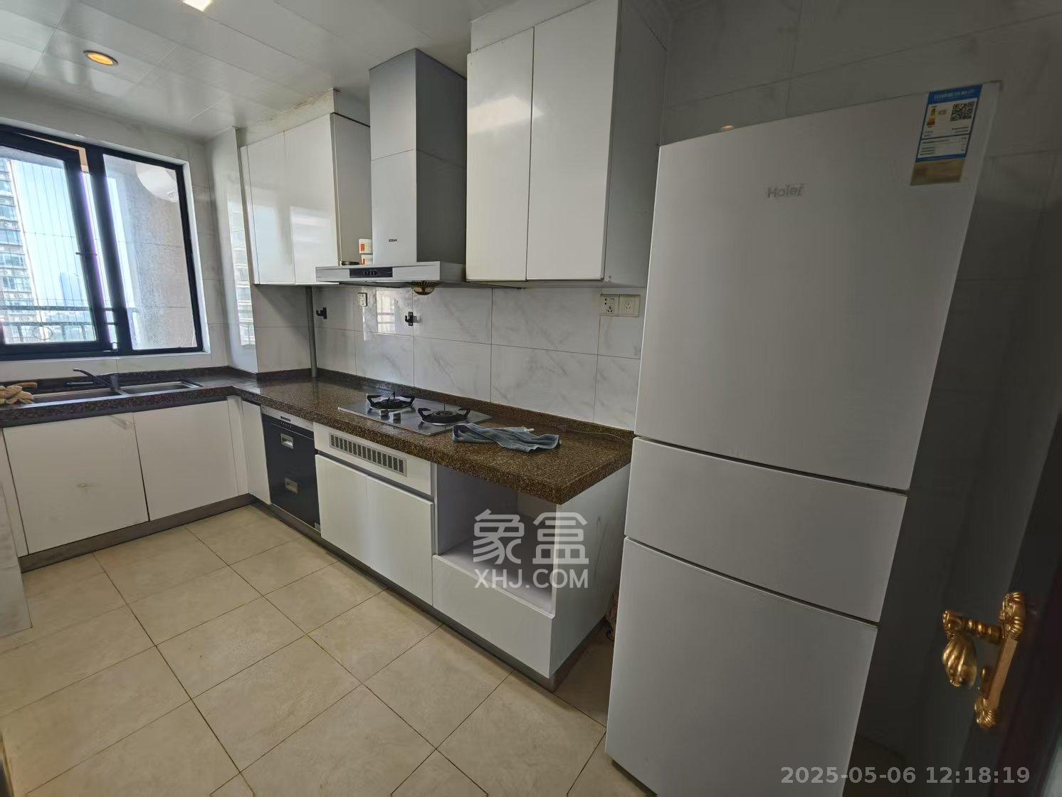 恒大御景天下城一期  3室2厅2卫    2400.0元/月 恒大御景天下城一期  3室2厅2卫    2400.0元/月室内图