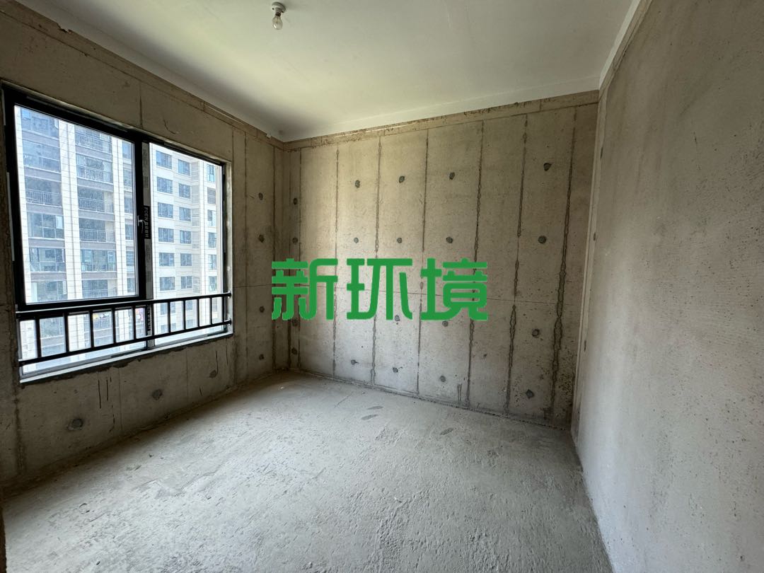 荣盛花语书苑  4室2厅1卫   87.30万客厅
