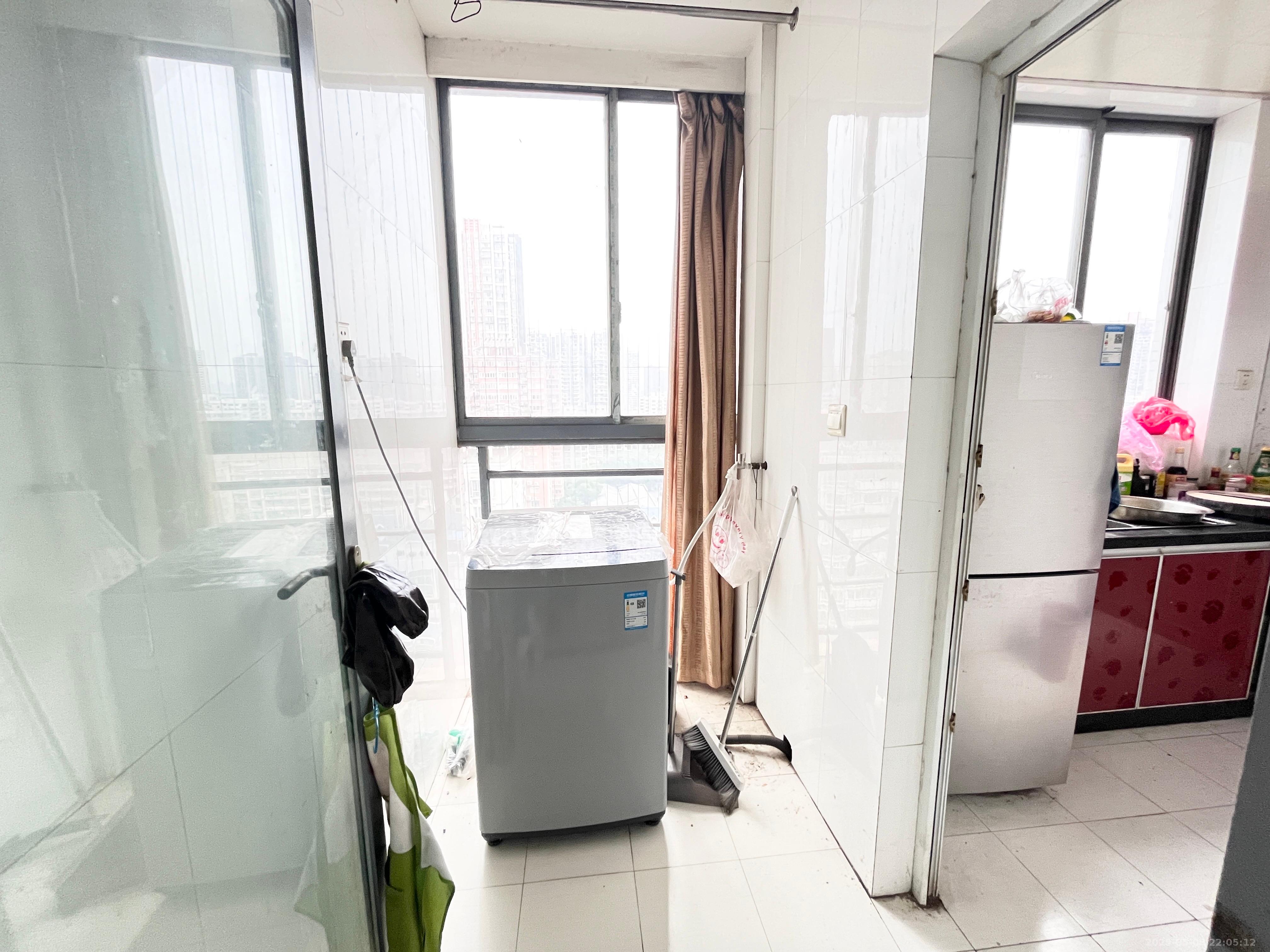银港水晶城  3室2厅2卫   2600.00元/月室内图