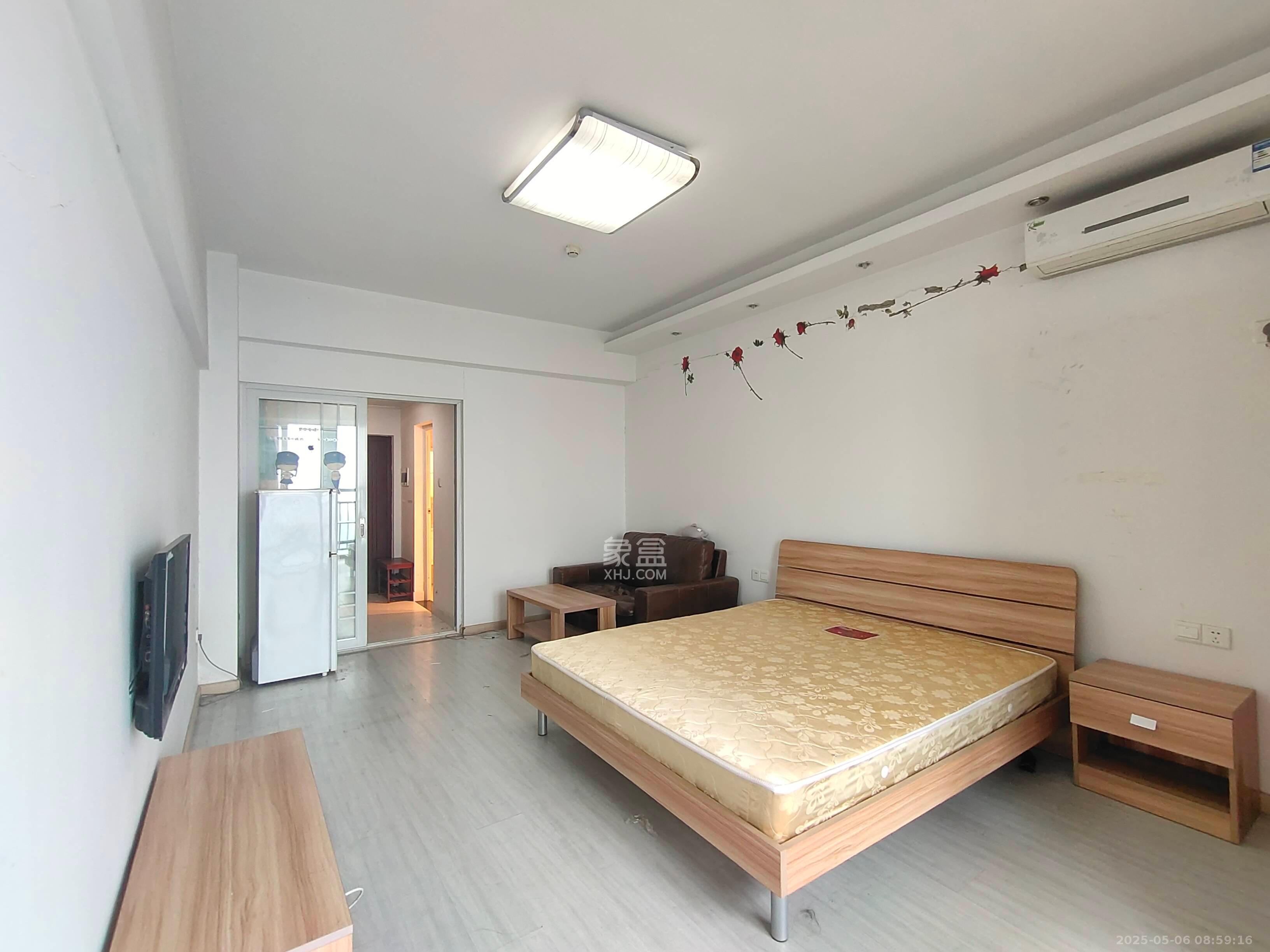 融圣国际  1室1厅1卫    1700.0元/月 融圣国际  1室1厅1卫    1700.0元/月室内图