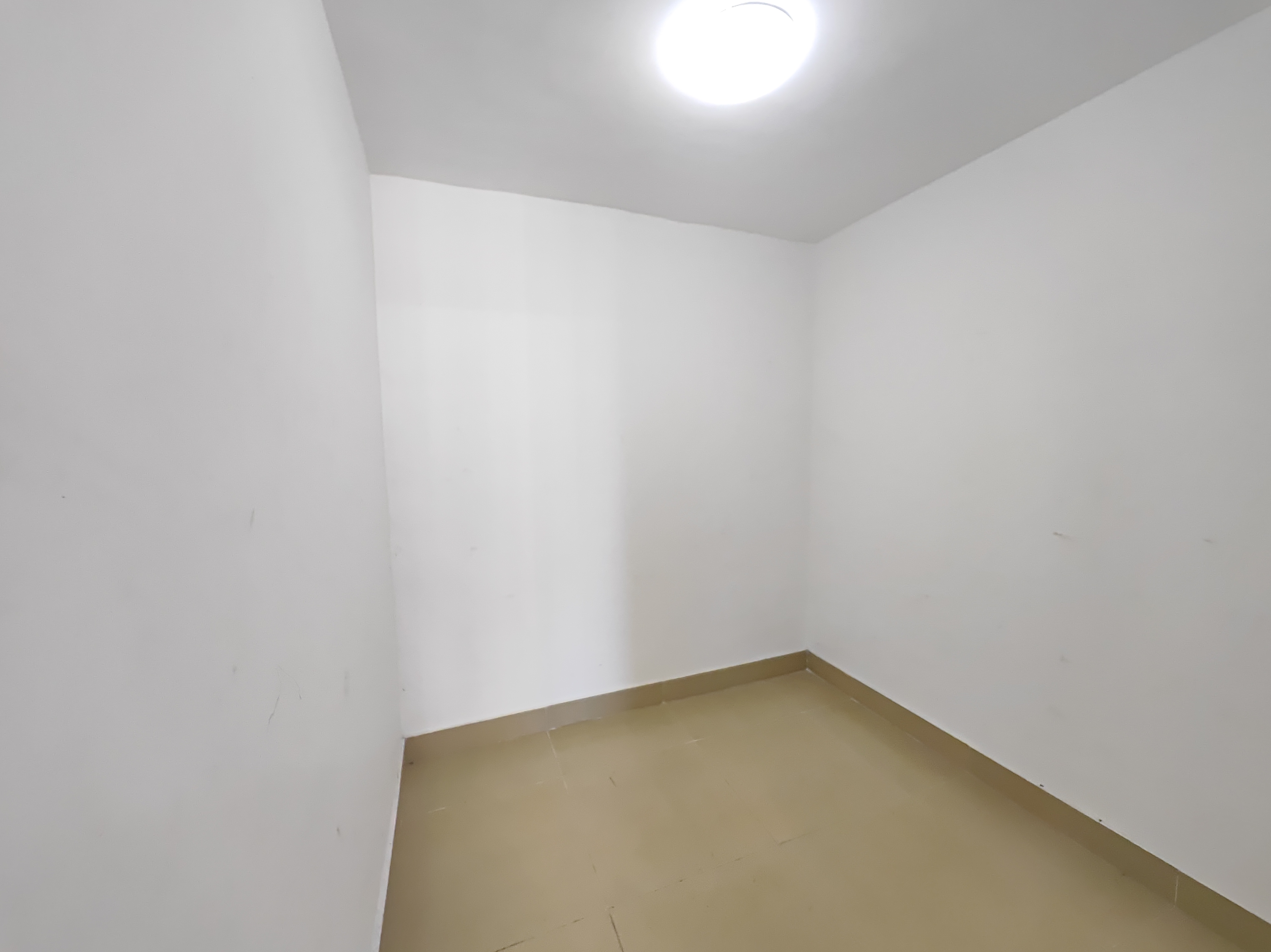 玉沙广场(京华城)  4室2厅2卫    200.0万 玉沙广场(京华城)  4室2厅2卫    200.0万客厅