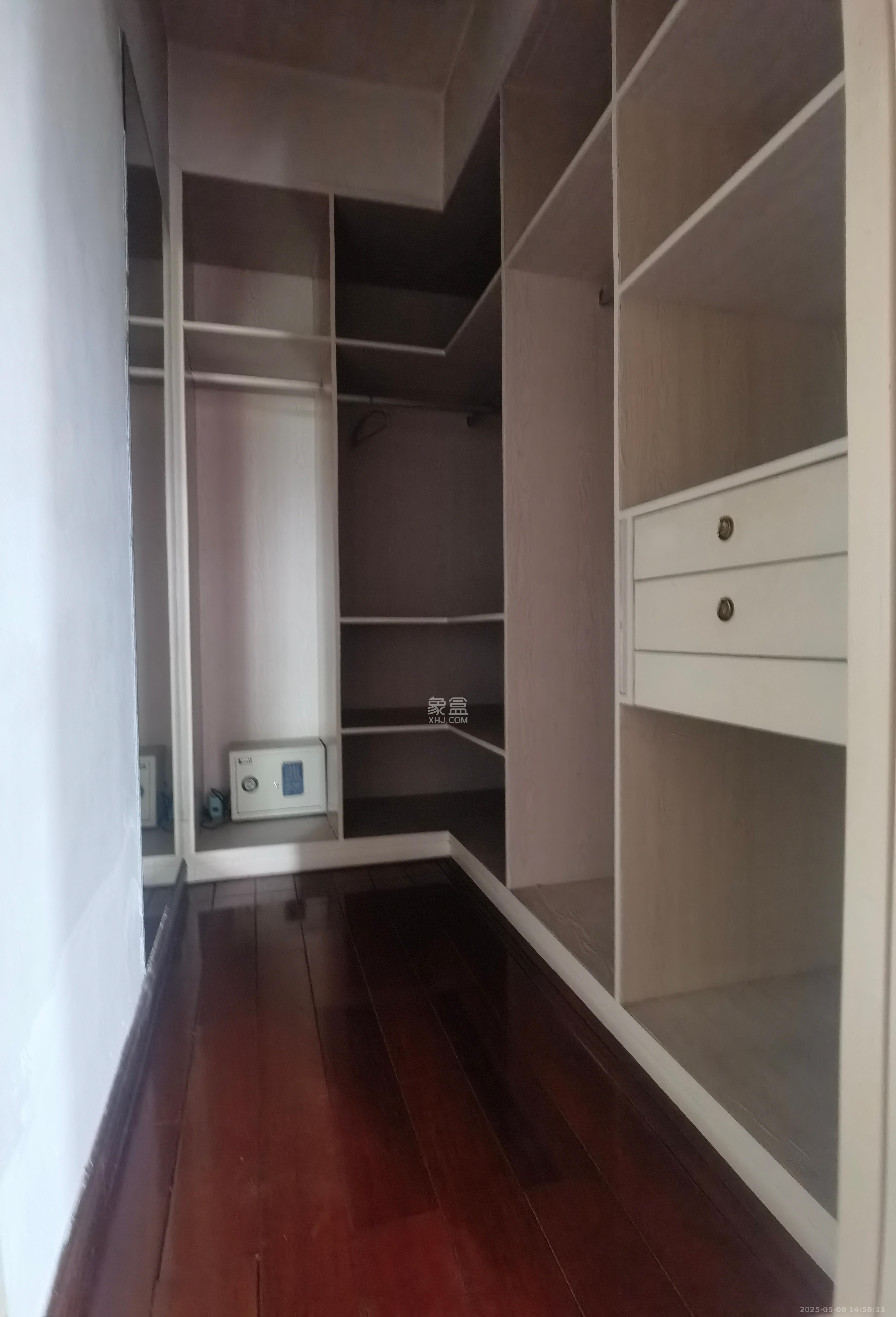 左岸春天 4室2厅2卫 4200.0元/月 左岸春天 4室2厅2卫 4200.0元/月室内图