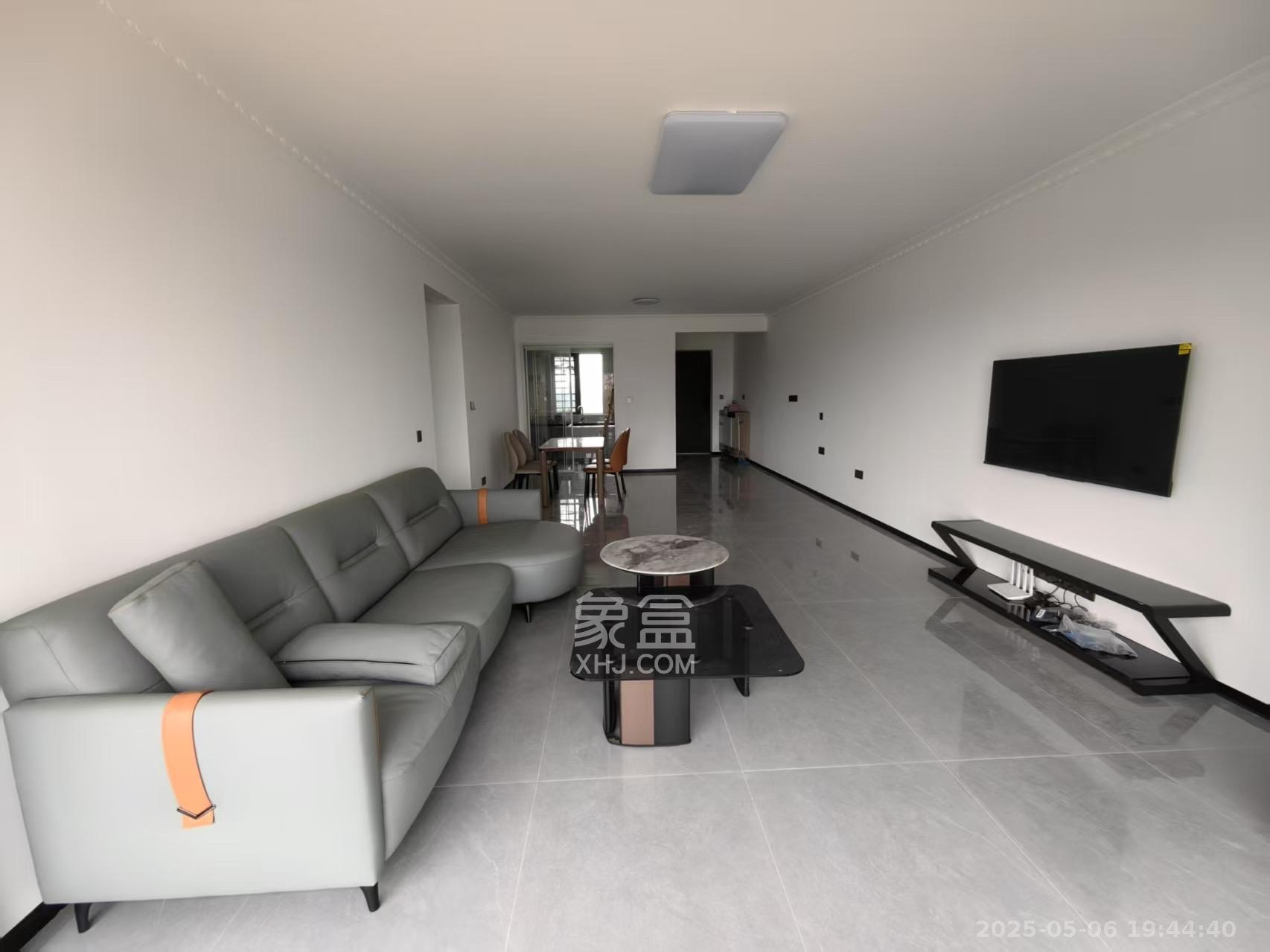 城发恒伟西宸之光  4室2厅2卫    2300.0元/月 城发恒伟西宸之光  4室2厅2卫    2300.0元/月室内图1