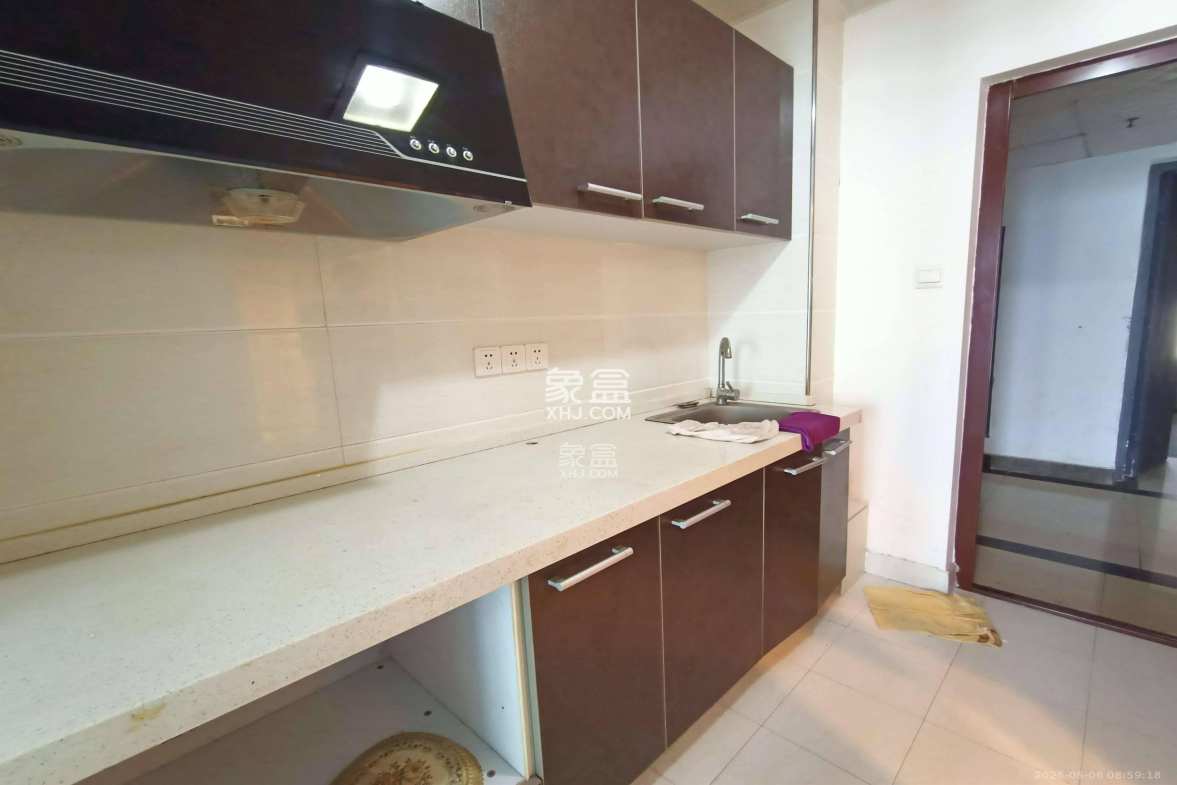 融圣国际  1室1厅1卫    1700.0元/月 融圣国际  1室1厅1卫    1700.0元/月室内图