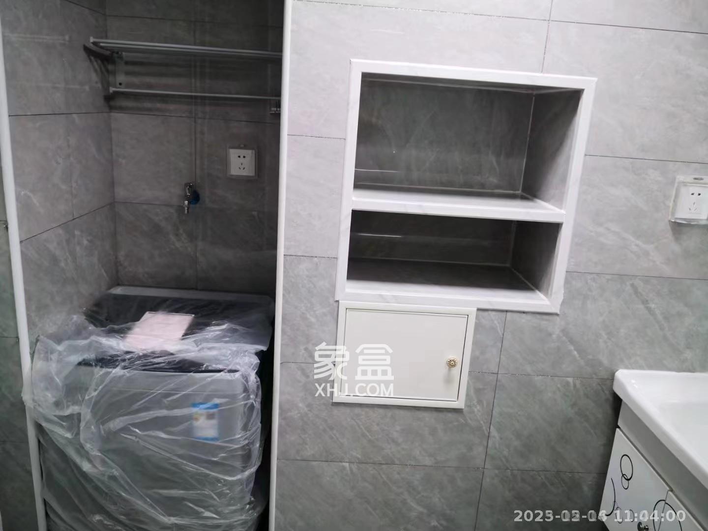 奥克斯滨仕花园(奥克斯洋湖广场/奥克斯中心)  1室1厅1卫    1900.0元/月 奥克斯滨仕花园(奥克斯洋湖广场/奥克斯中心)  1室1厅1卫    1900.0元/月室内图