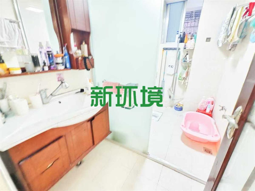 鸿泰冶金雅苑  3室2厅2卫   70.80万客厅